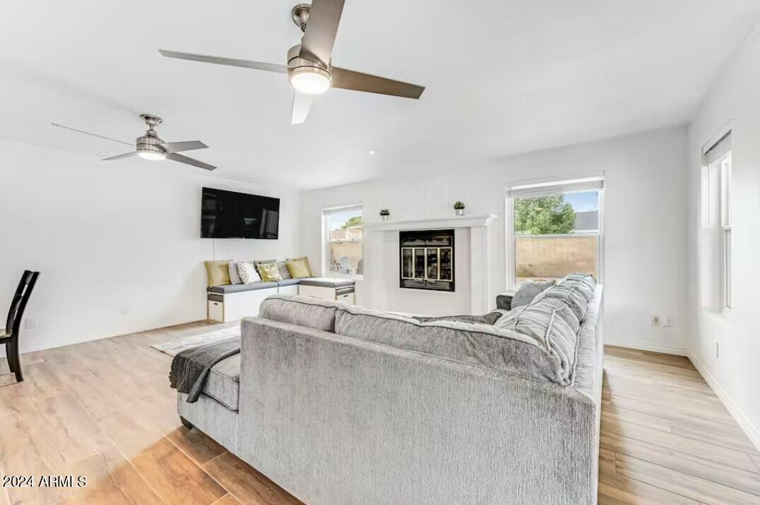 4258 E DECATUR Street