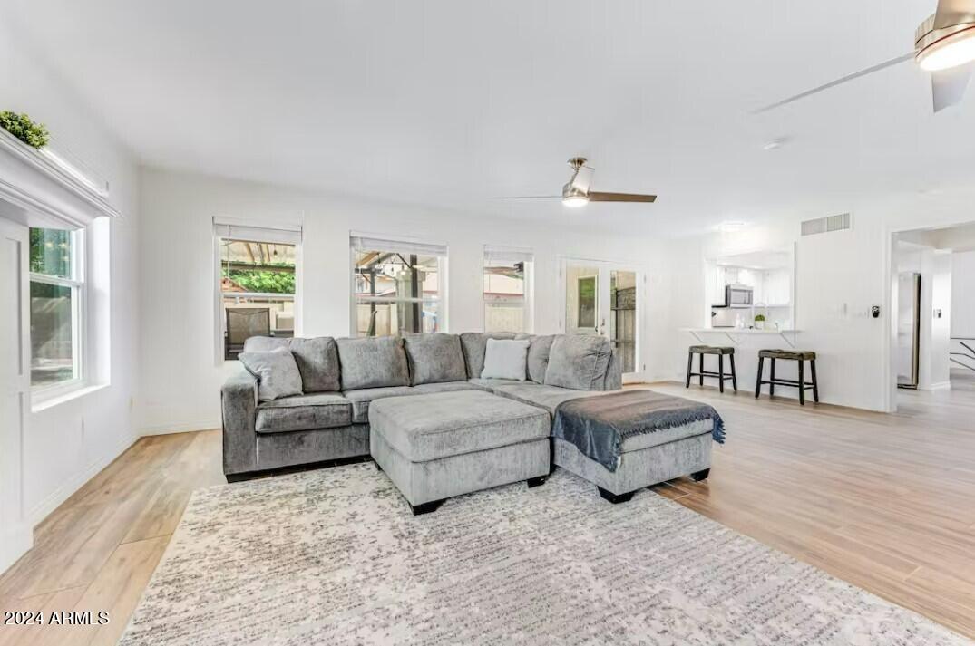 4258 E DECATUR Street