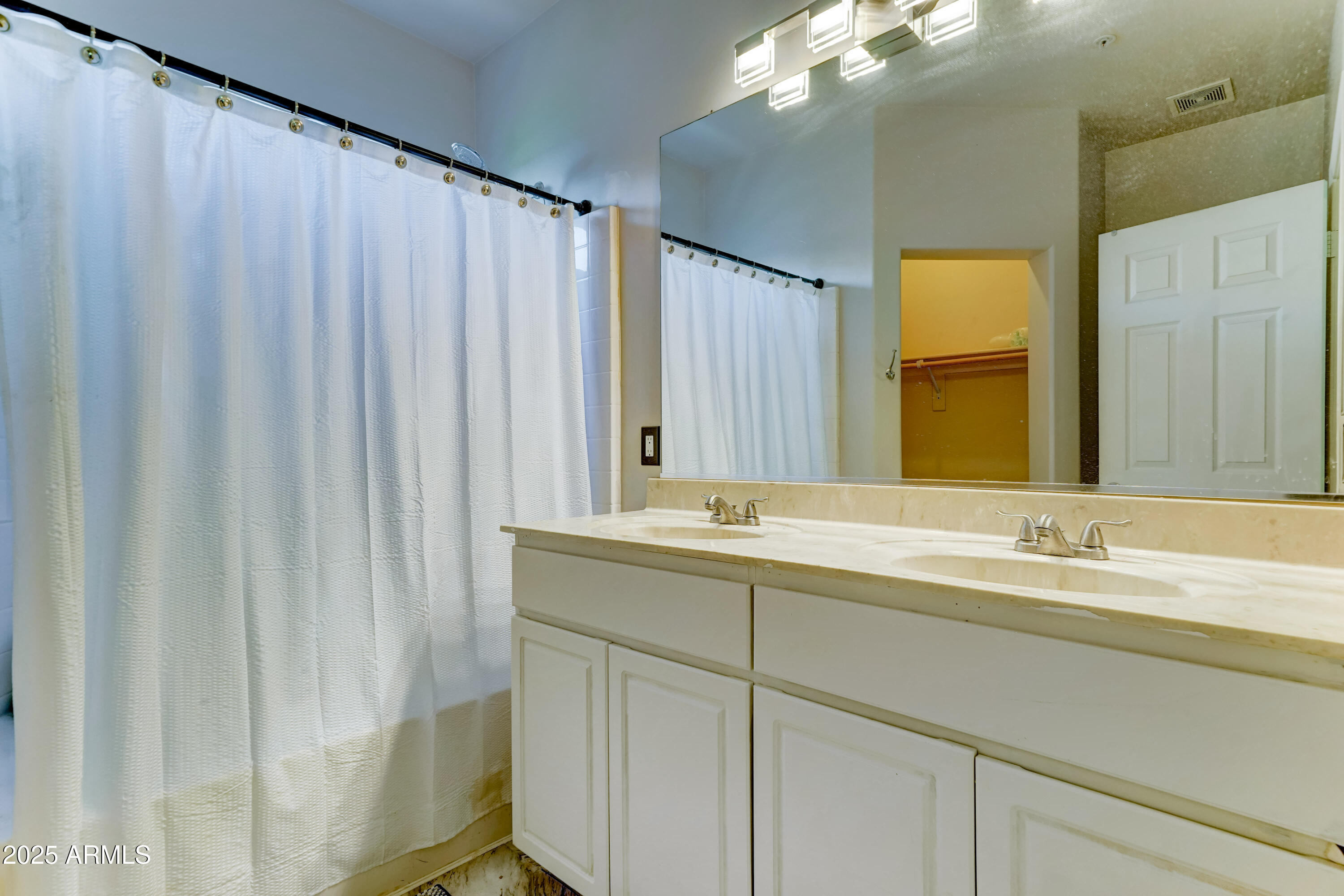 22125 N 29TH Avenue, 121