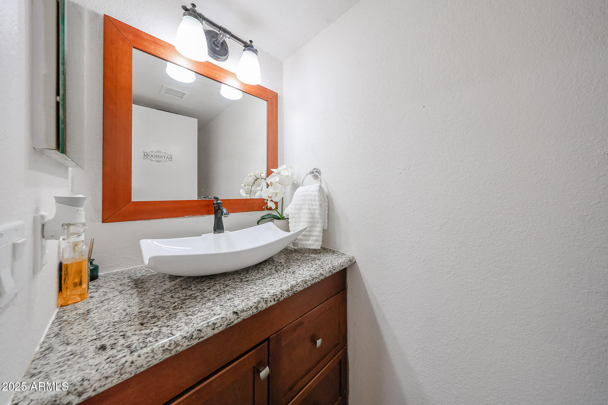 4901 E KELTON Lane, 1205