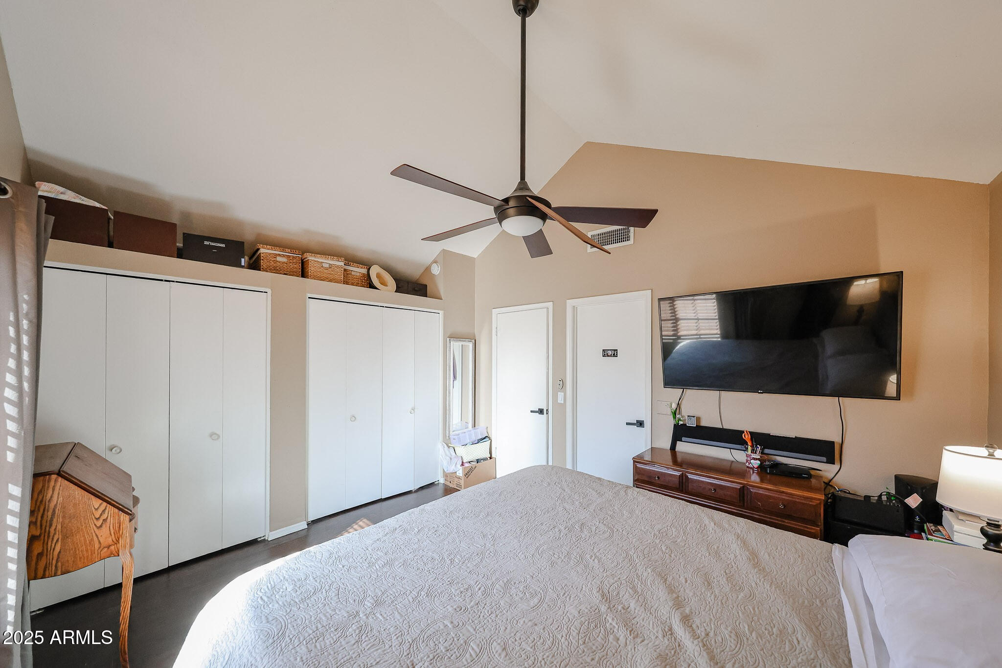 4901 E KELTON Lane, 1205