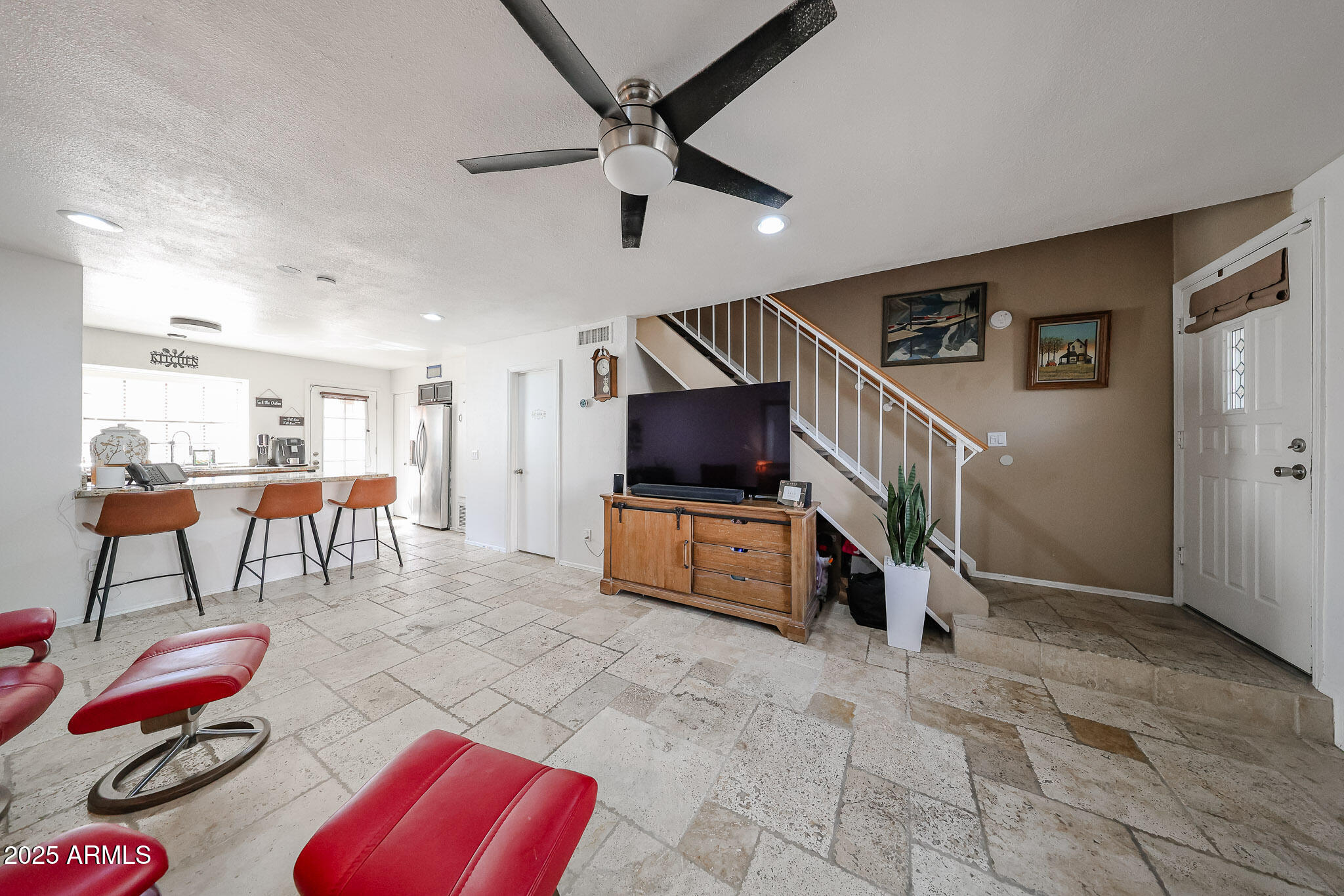 4901 E KELTON Lane, 1205