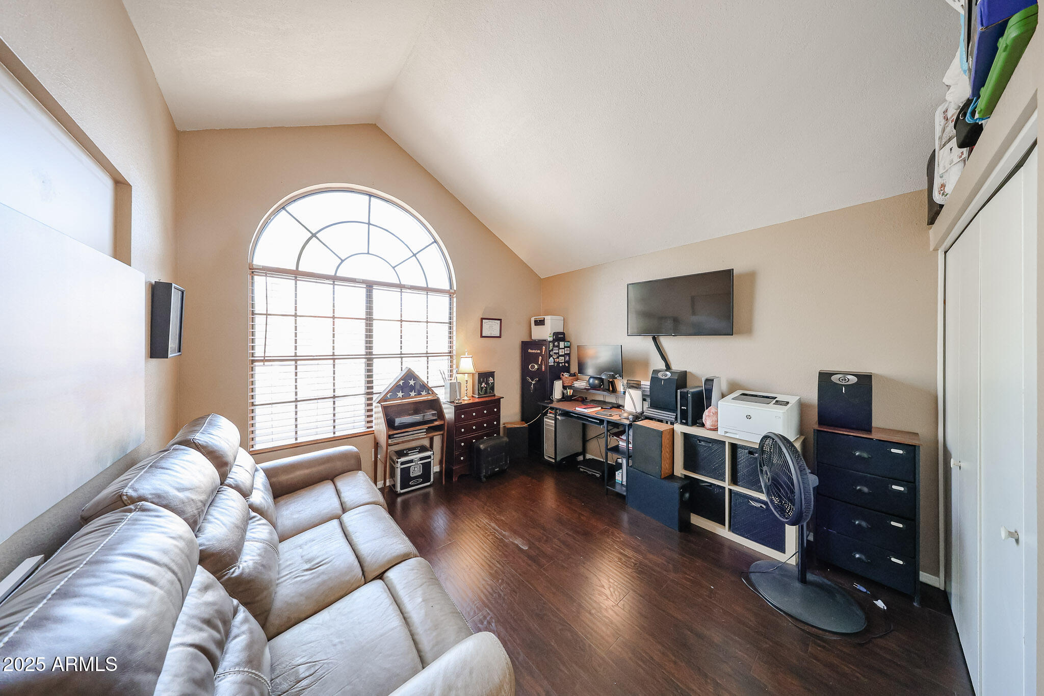 4901 E KELTON Lane, 1205