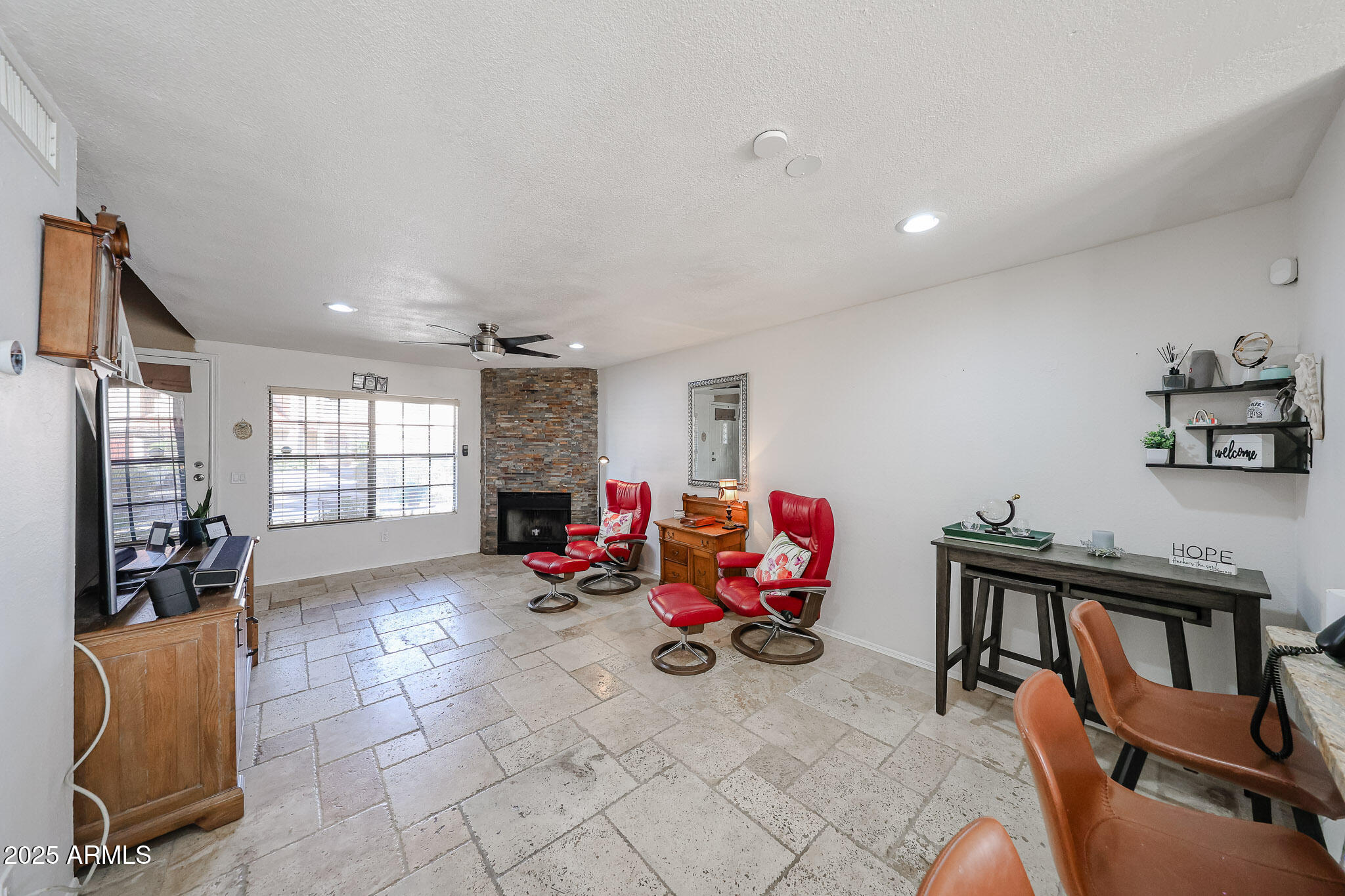 4901 E KELTON Lane, 1205