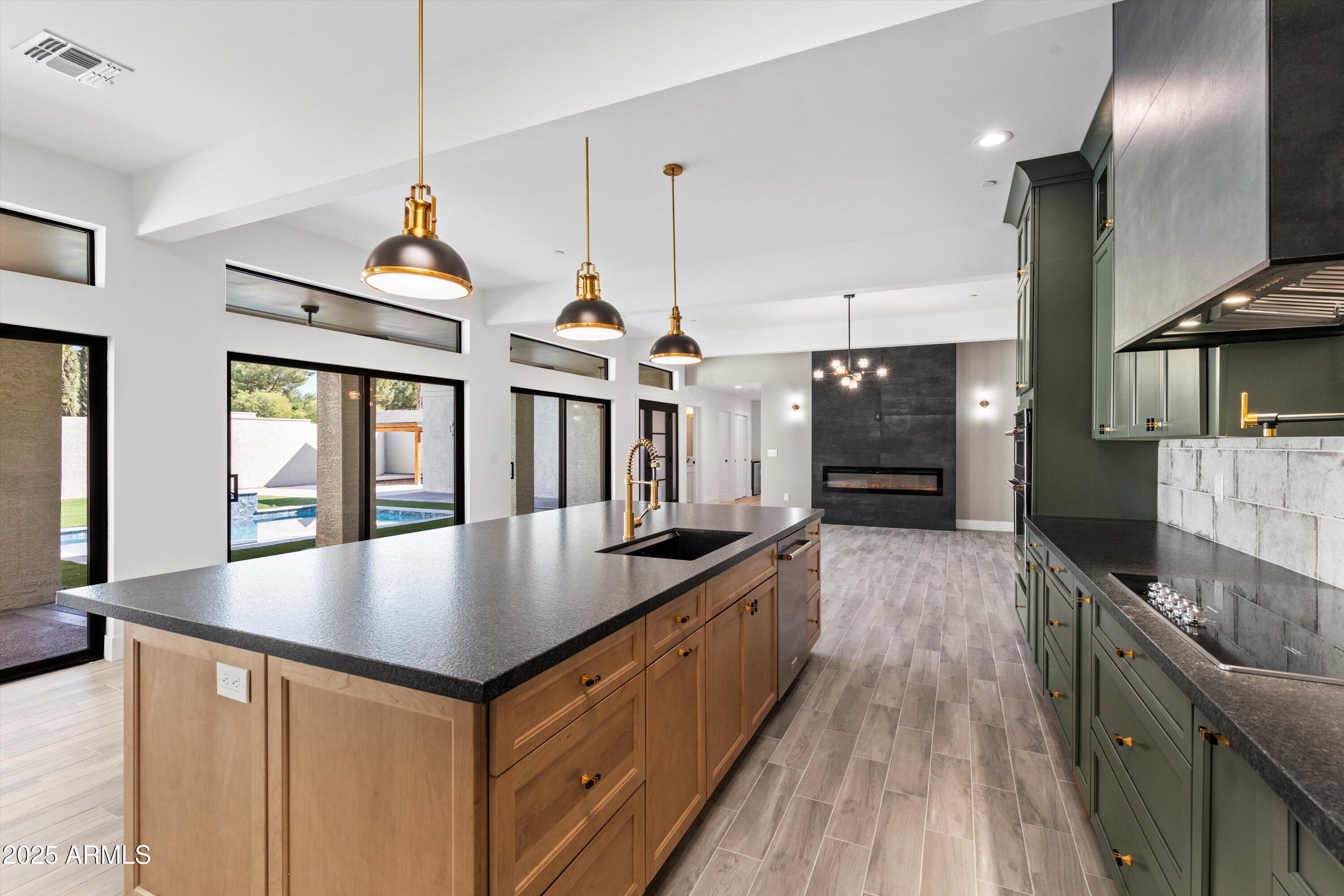 7225 E HARMONT Drive