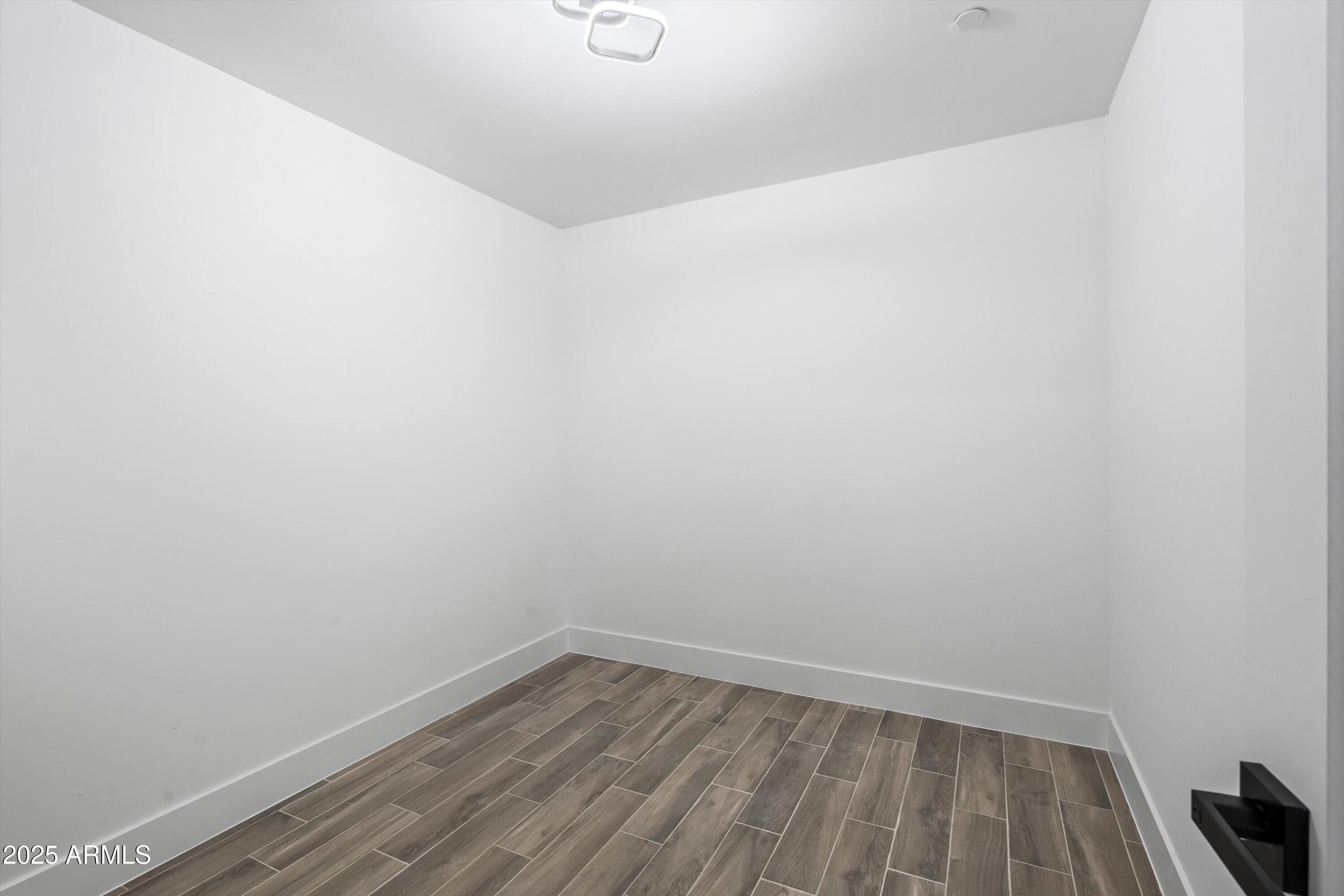 7225 E HARMONT Drive