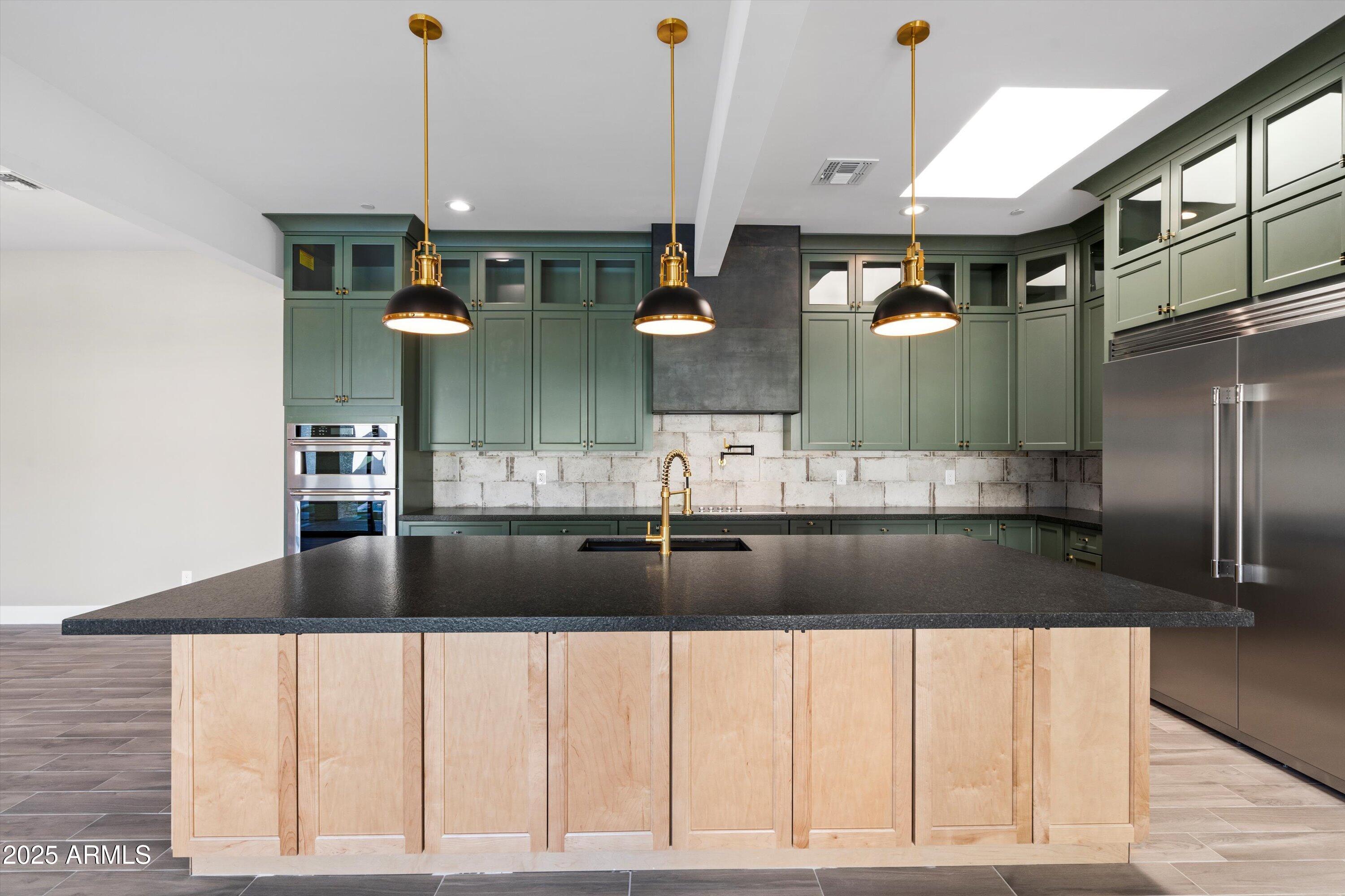 7225 E HARMONT Drive