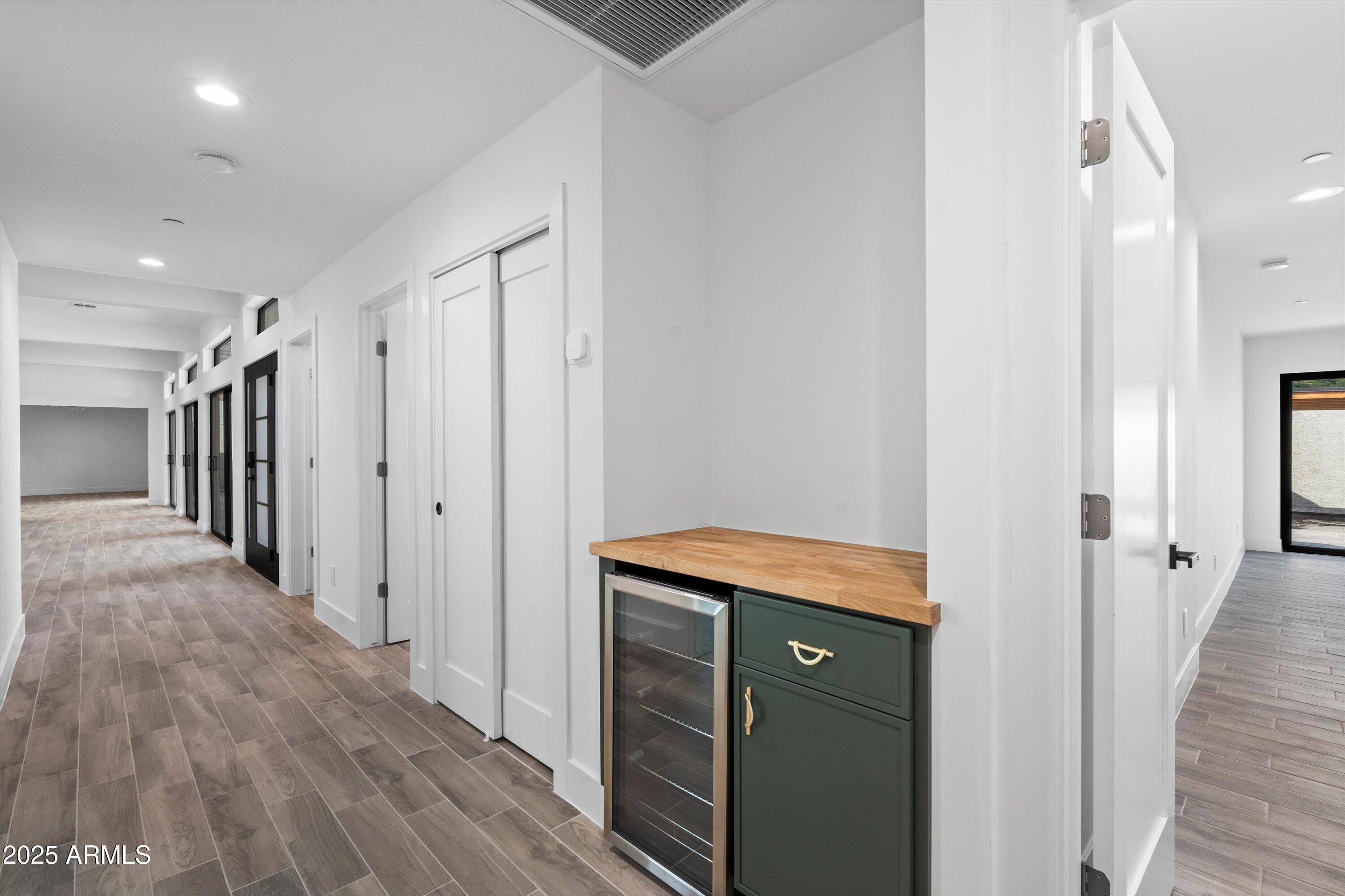 7225 E HARMONT Drive