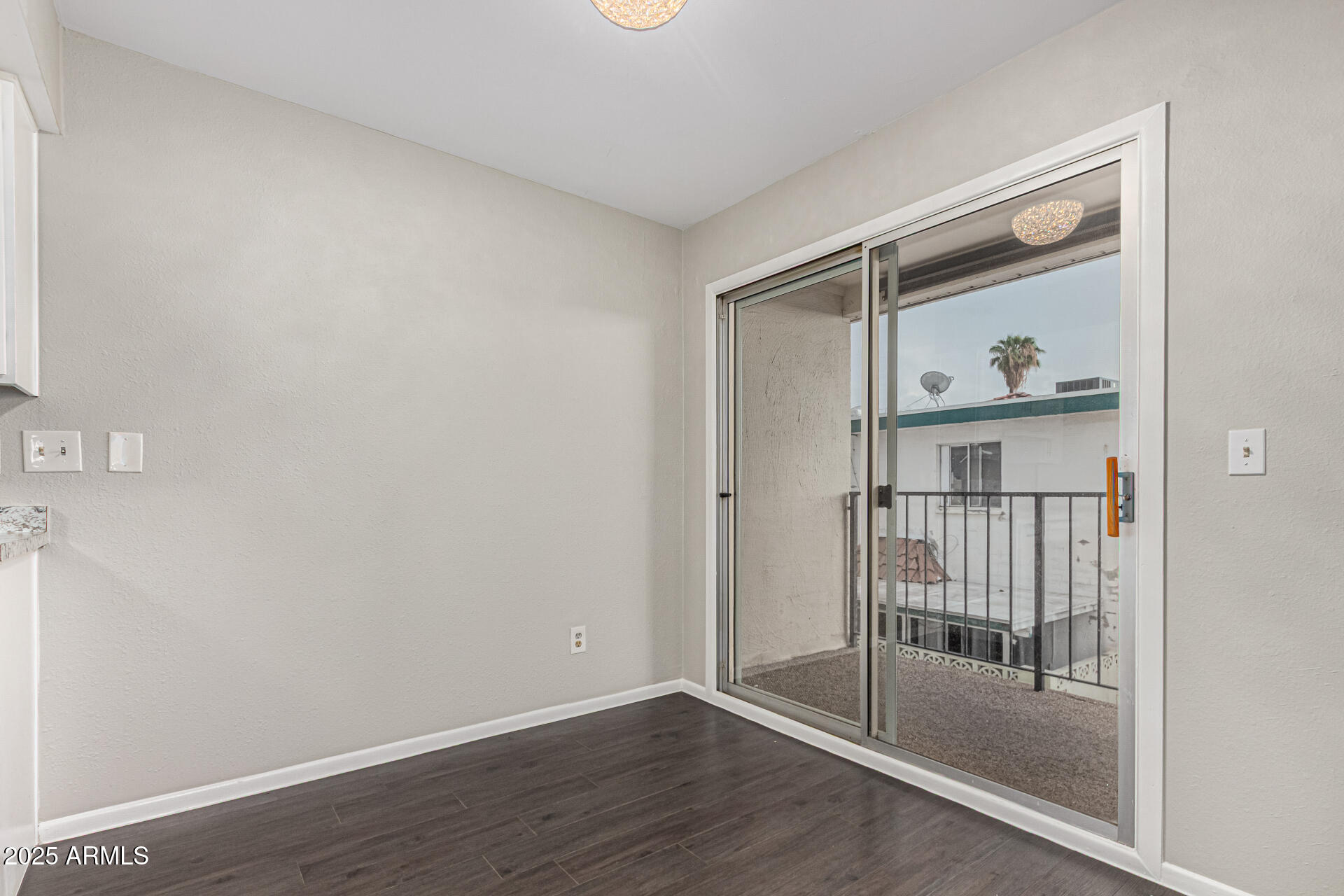 2133 W TURNEY Avenue, D76