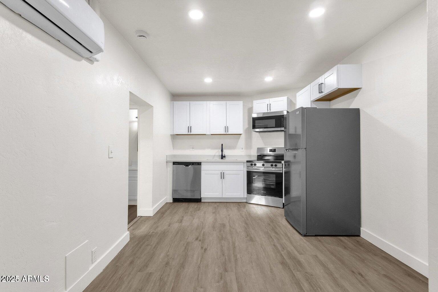 1341 E WILLETTA Street, B