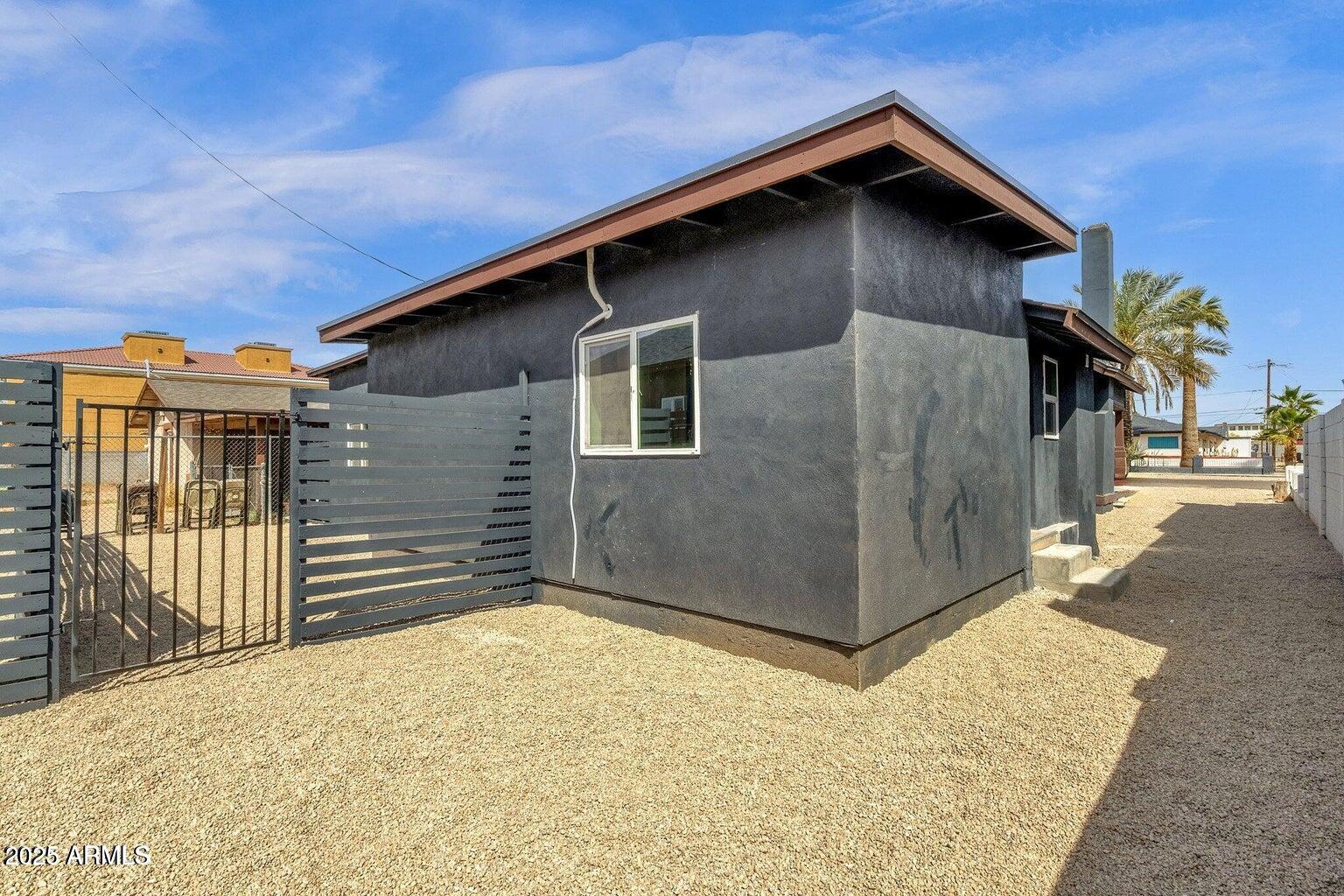 1341 E WILLETTA Street, B