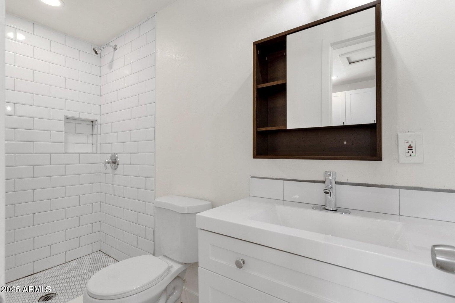 1341 E WILLETTA Street, B