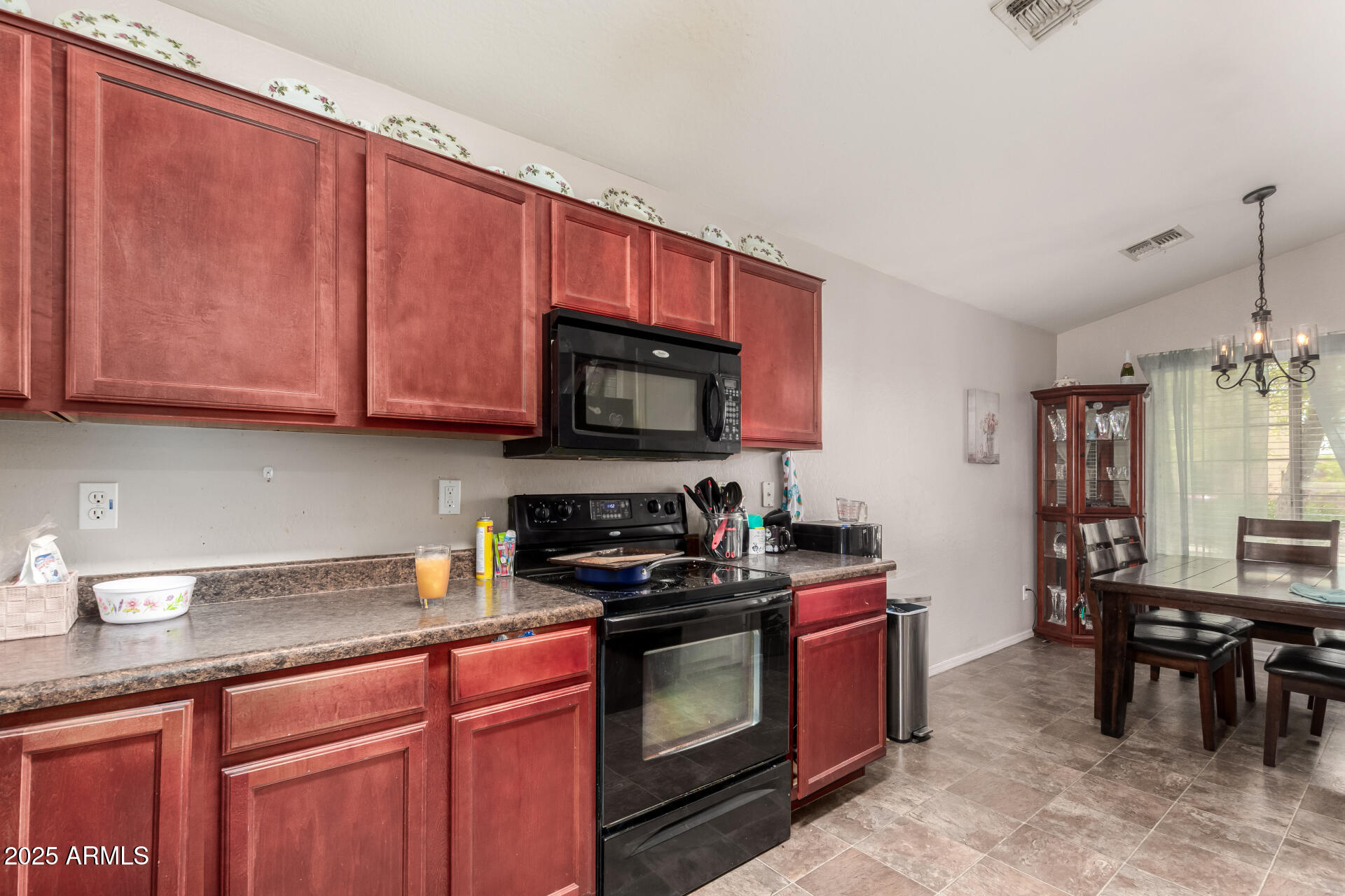 23702 W HIDALGO Avenue