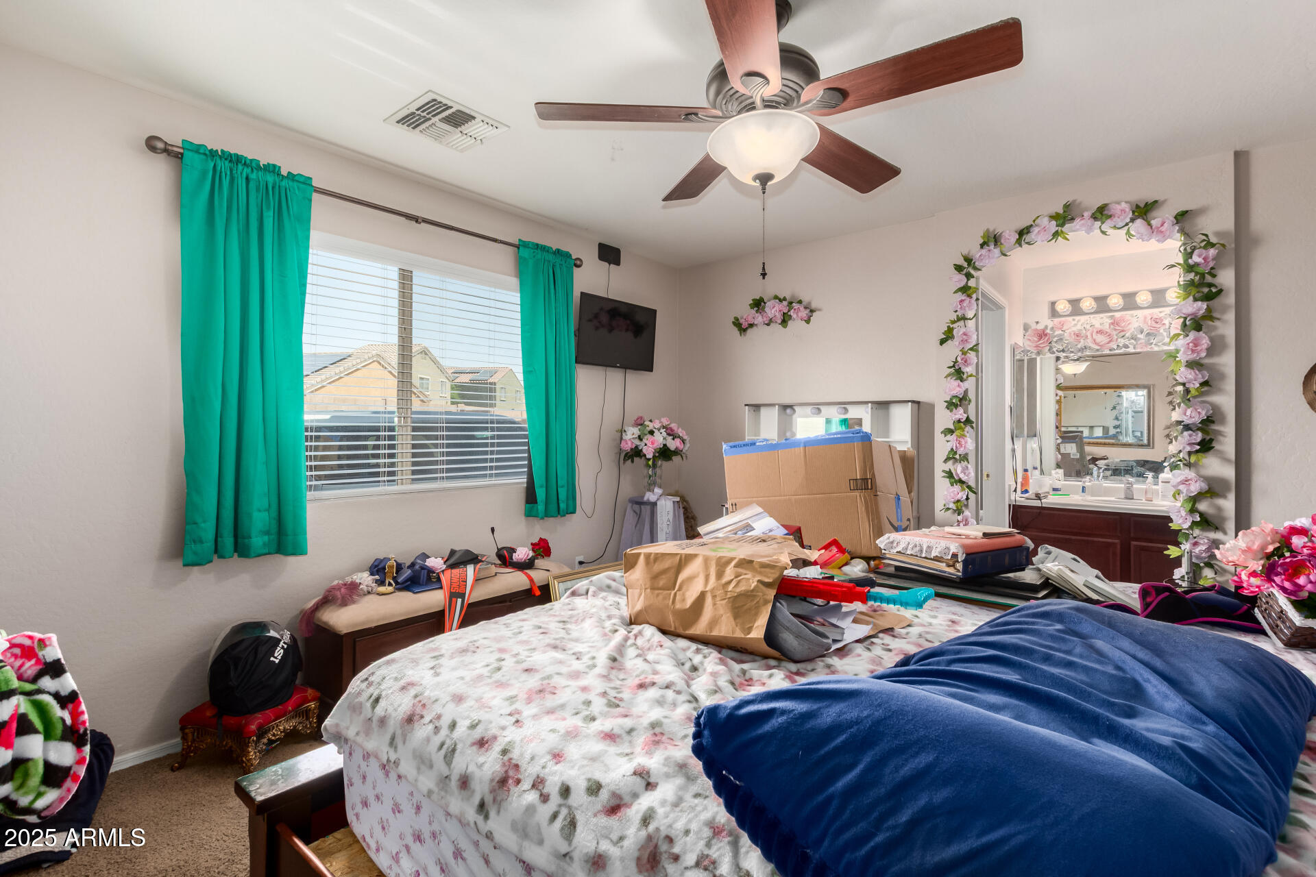 23702 W HIDALGO Avenue