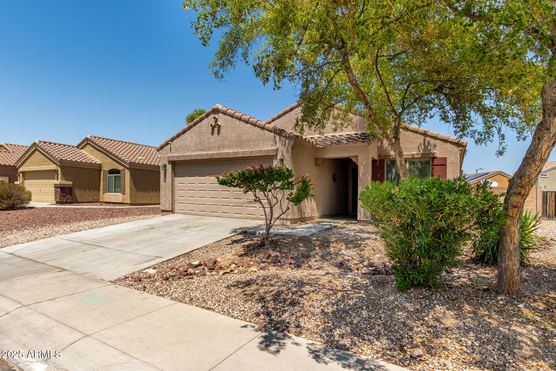 23702 W HIDALGO Avenue