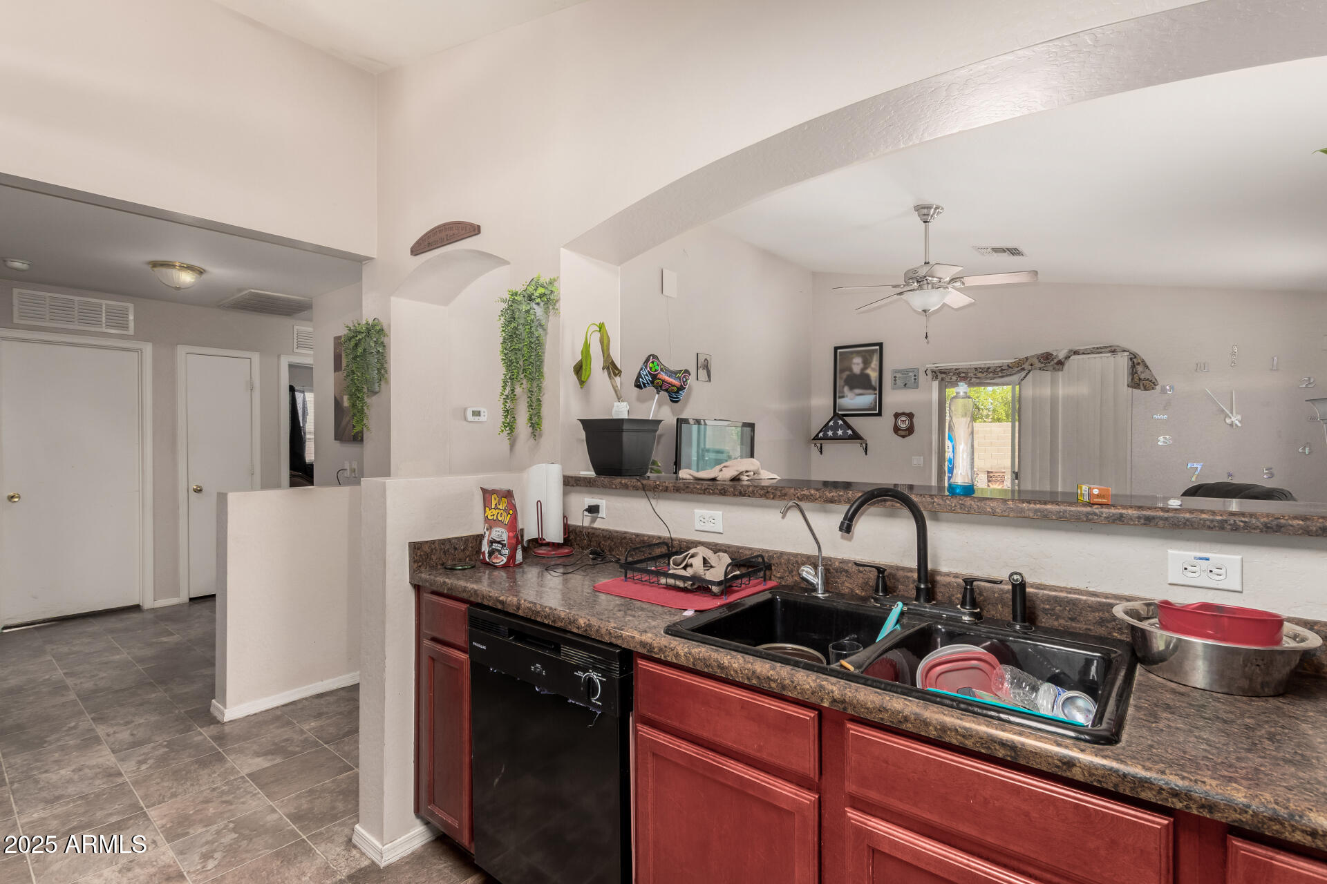 23702 W HIDALGO Avenue