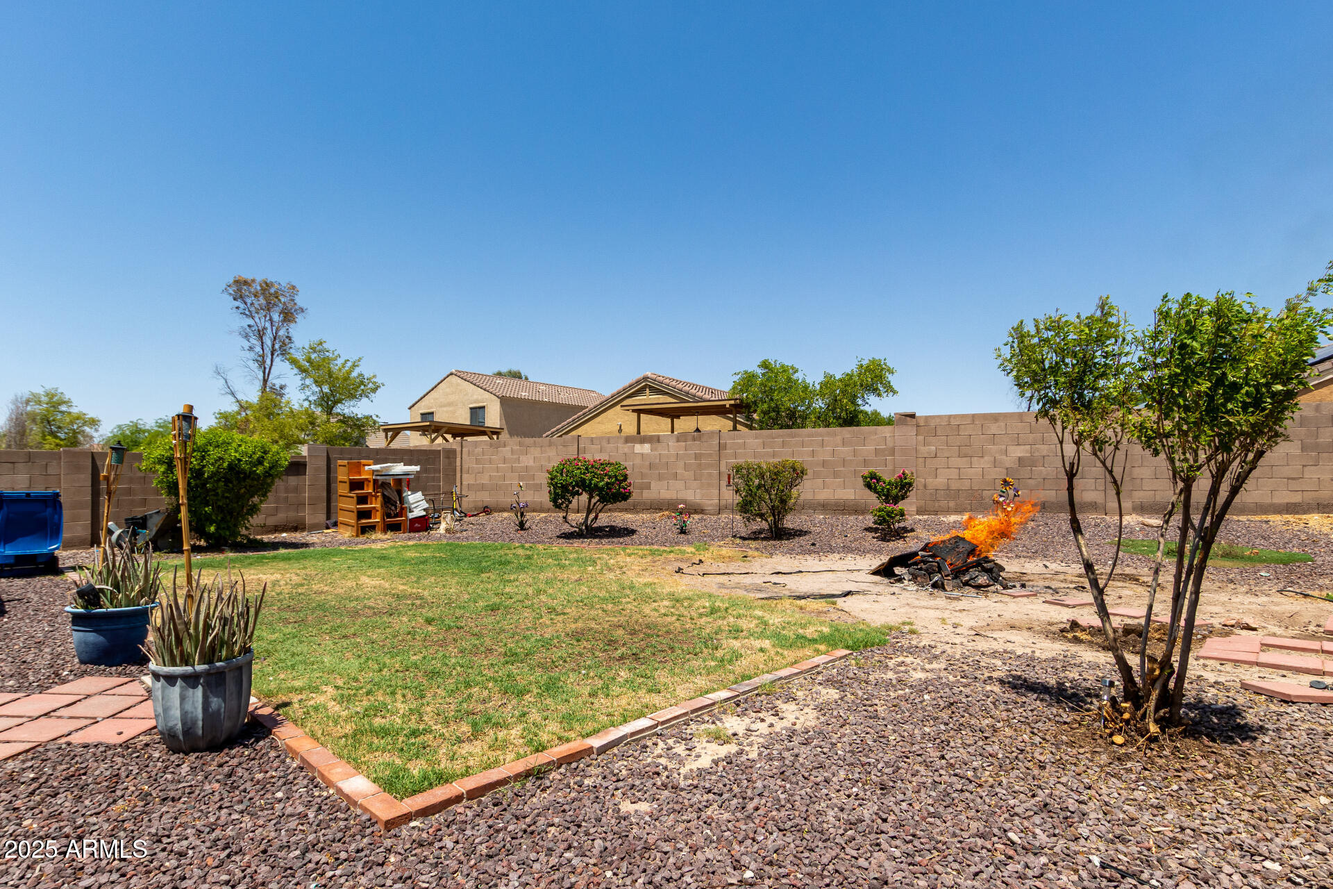 23702 W HIDALGO Avenue