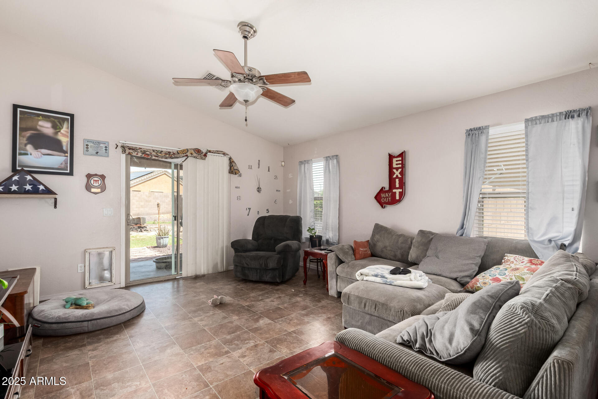 23702 W HIDALGO Avenue