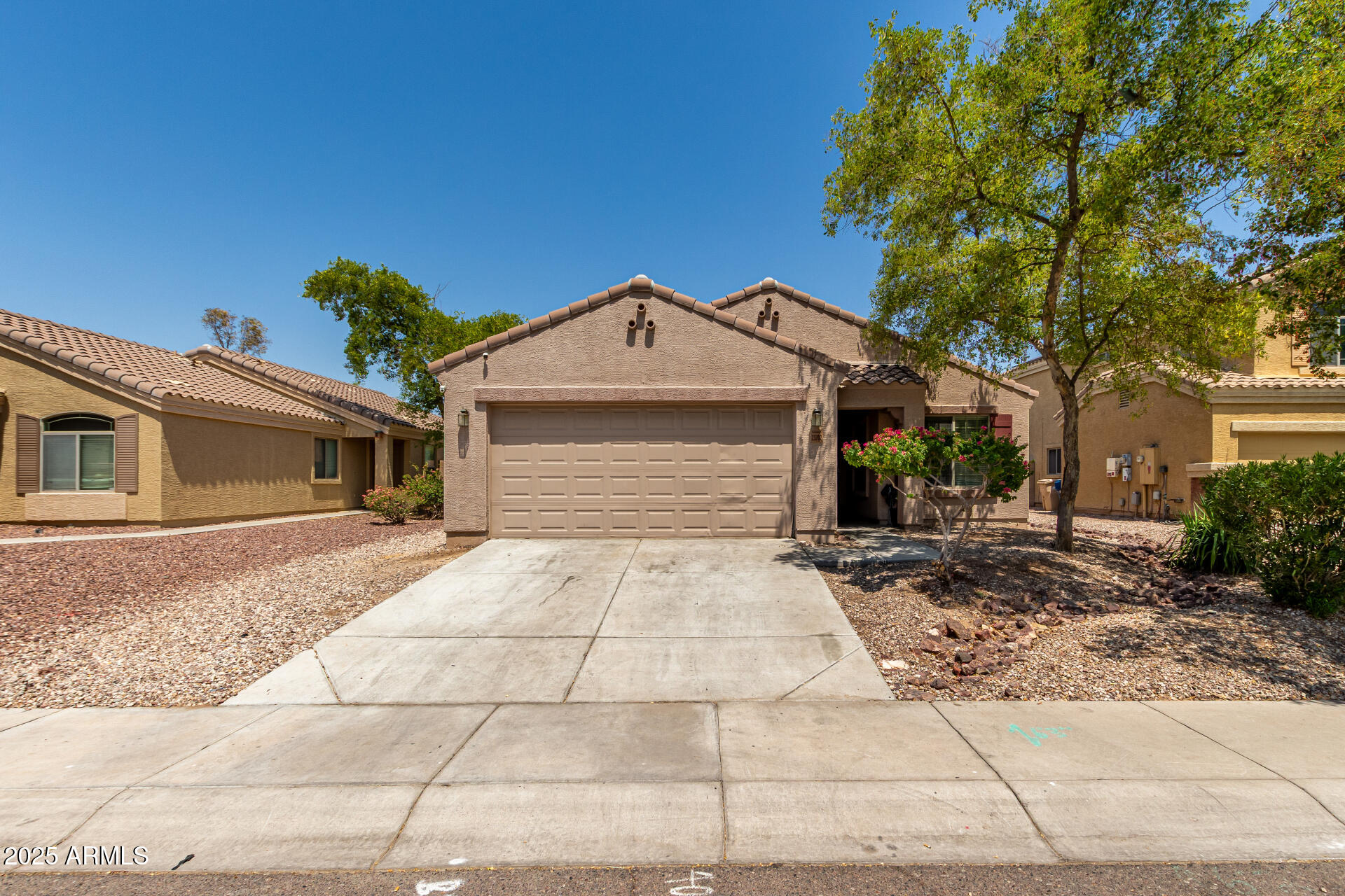 23702 W HIDALGO Avenue