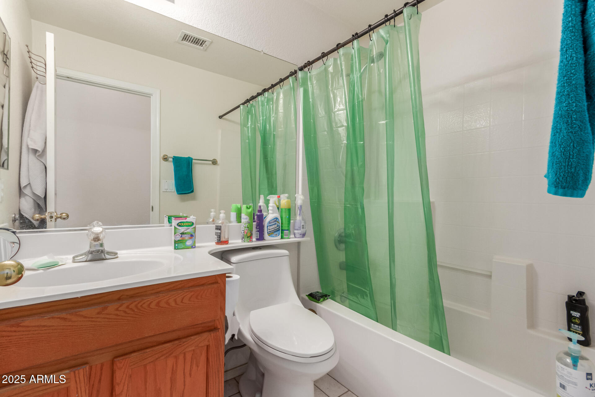 1818 S SADDLE Street