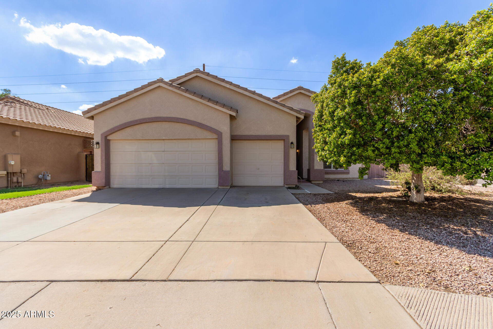 1818 S SADDLE Street