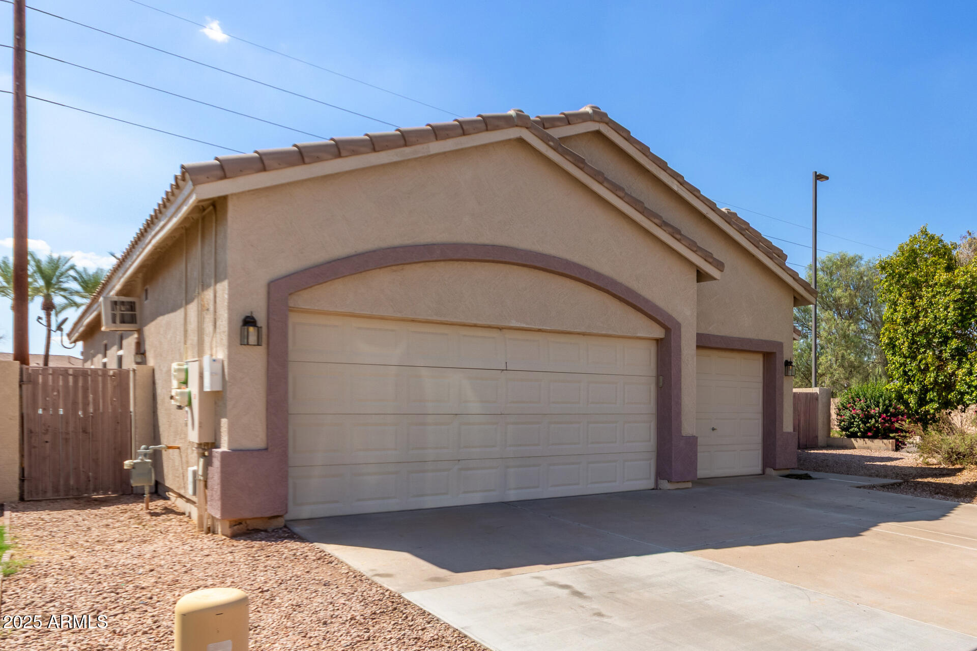 1818 S SADDLE Street