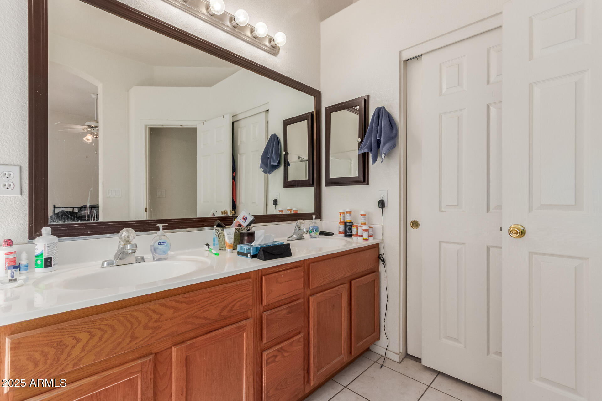 1818 S SADDLE Street