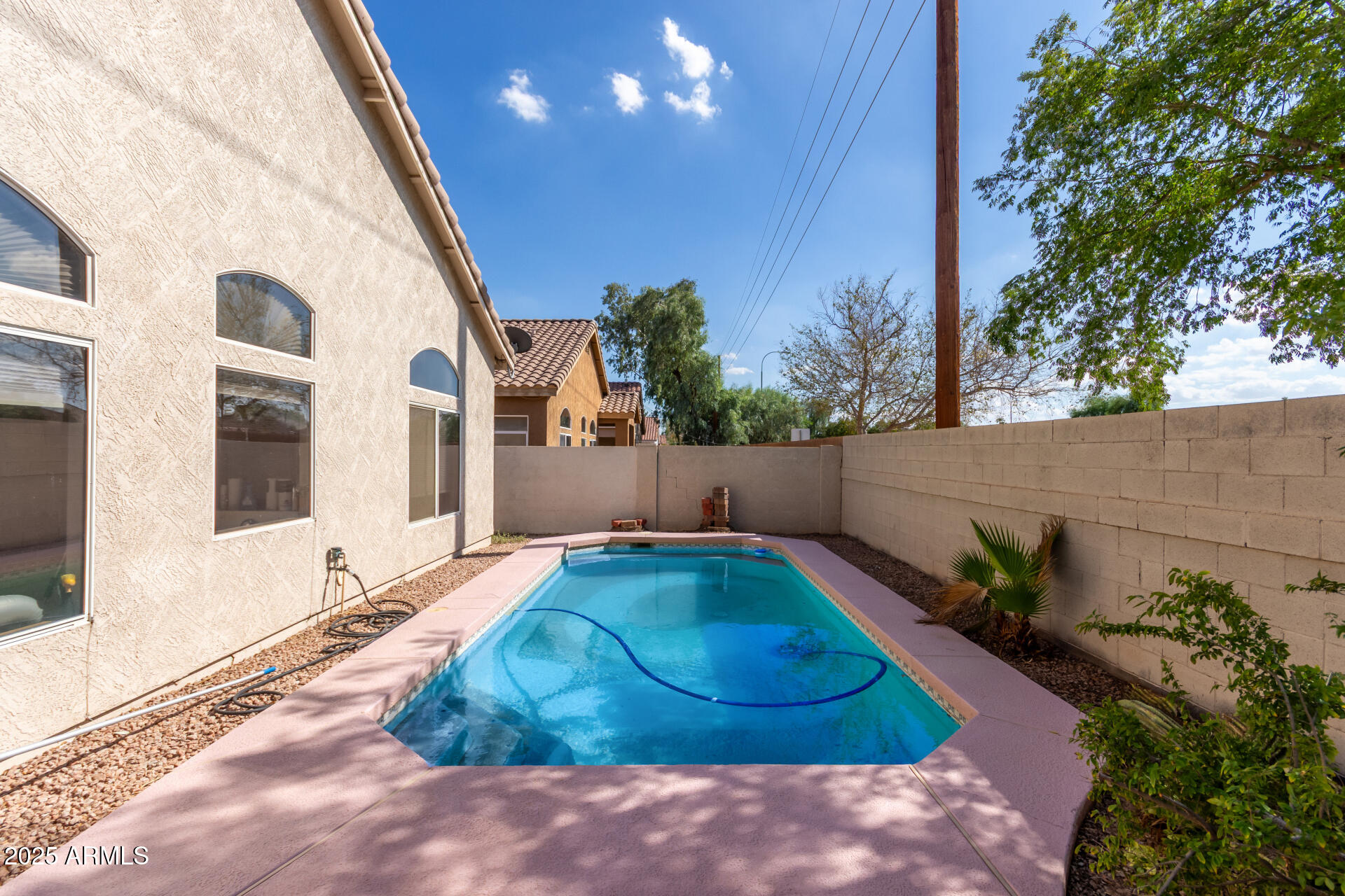 1818 S SADDLE Street