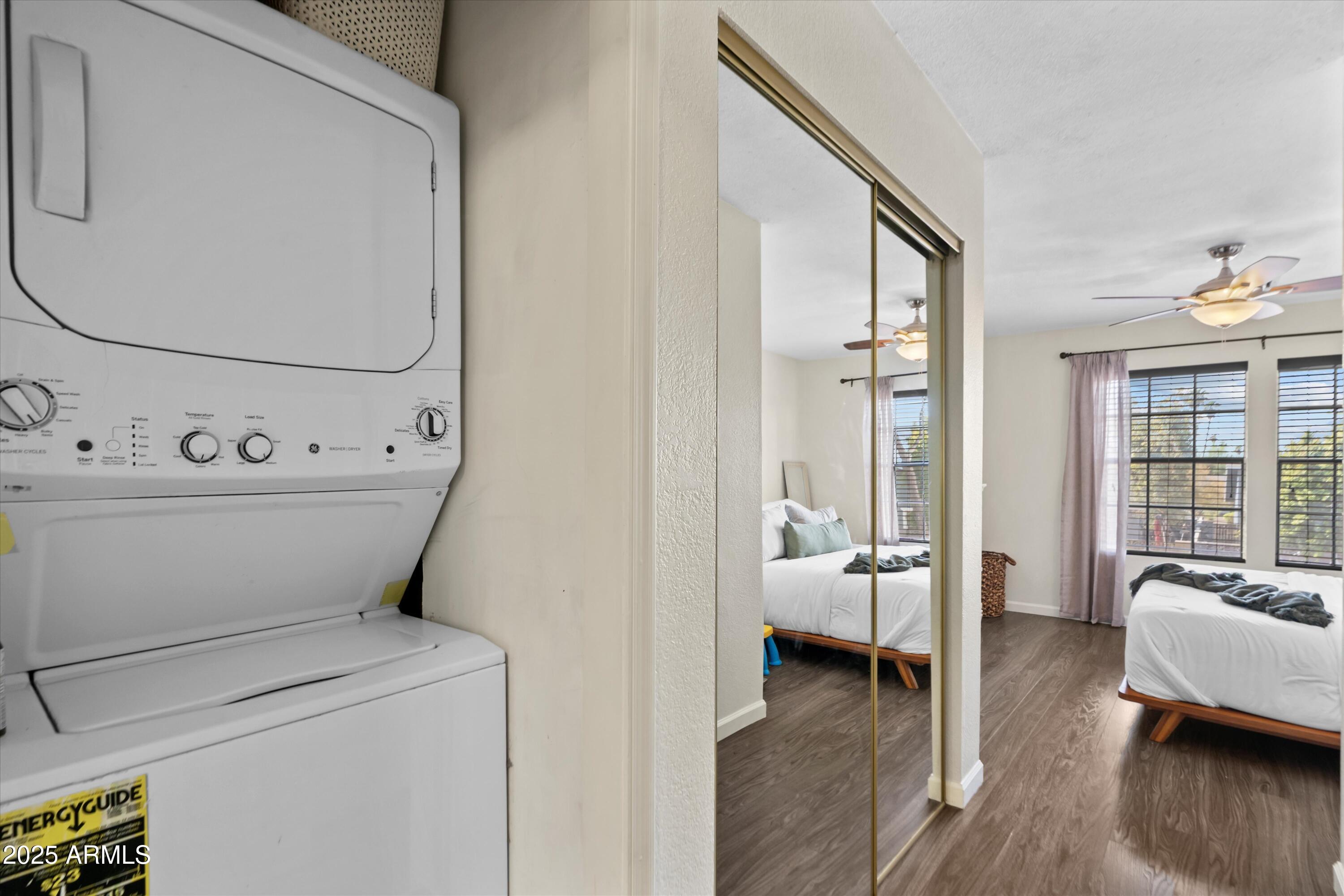 2333 E Southern Avenue, 2067