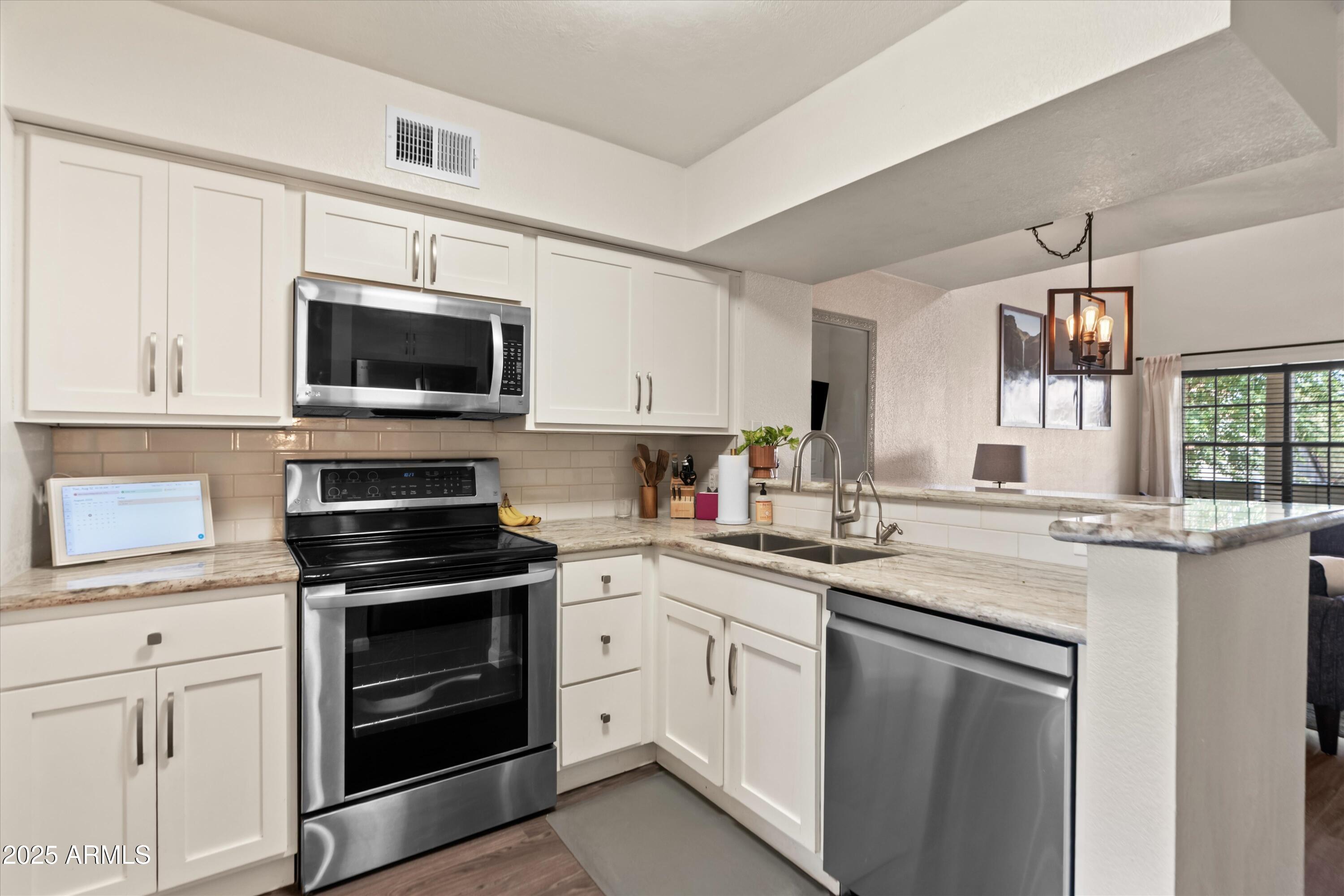 2333 E Southern Avenue, 2067