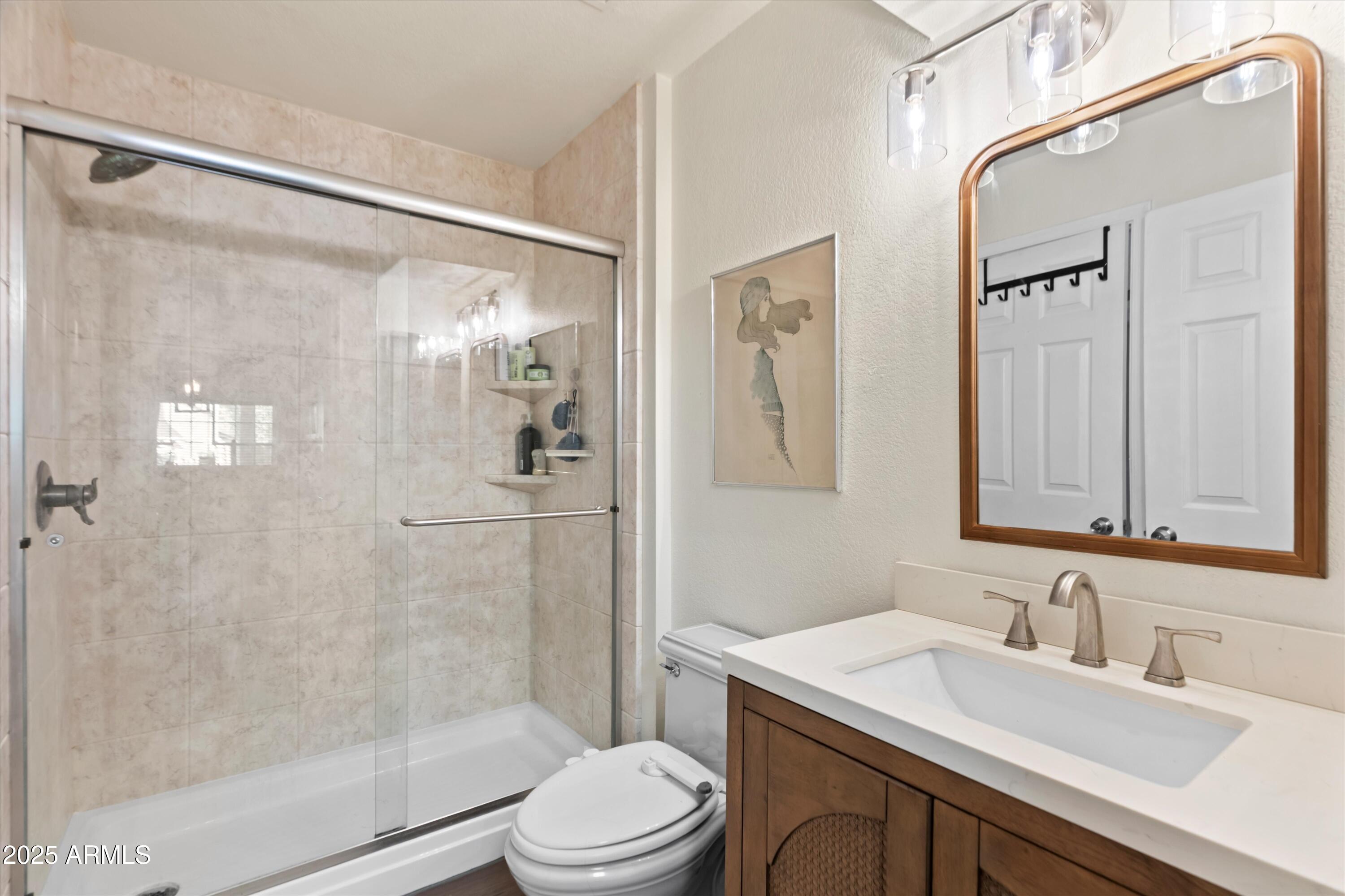 2333 E Southern Avenue, 2067