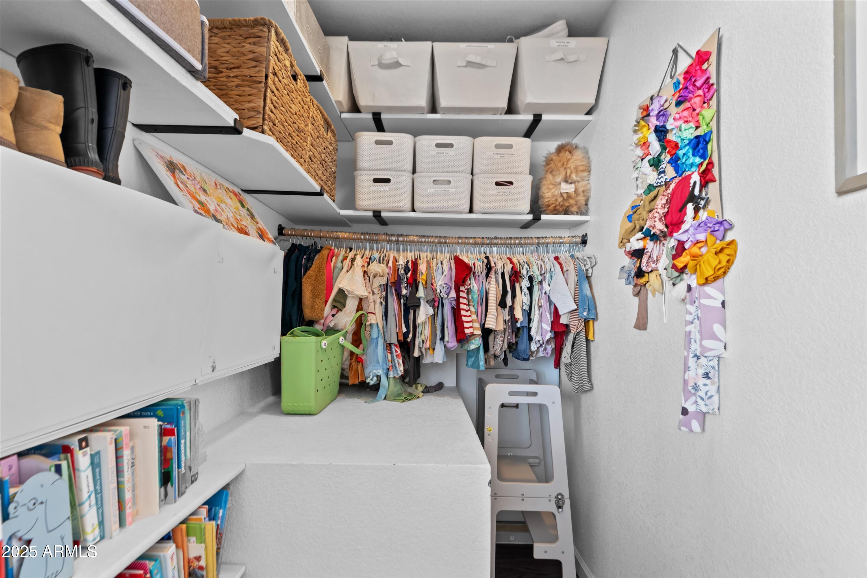 2333 E Southern Avenue, 2067