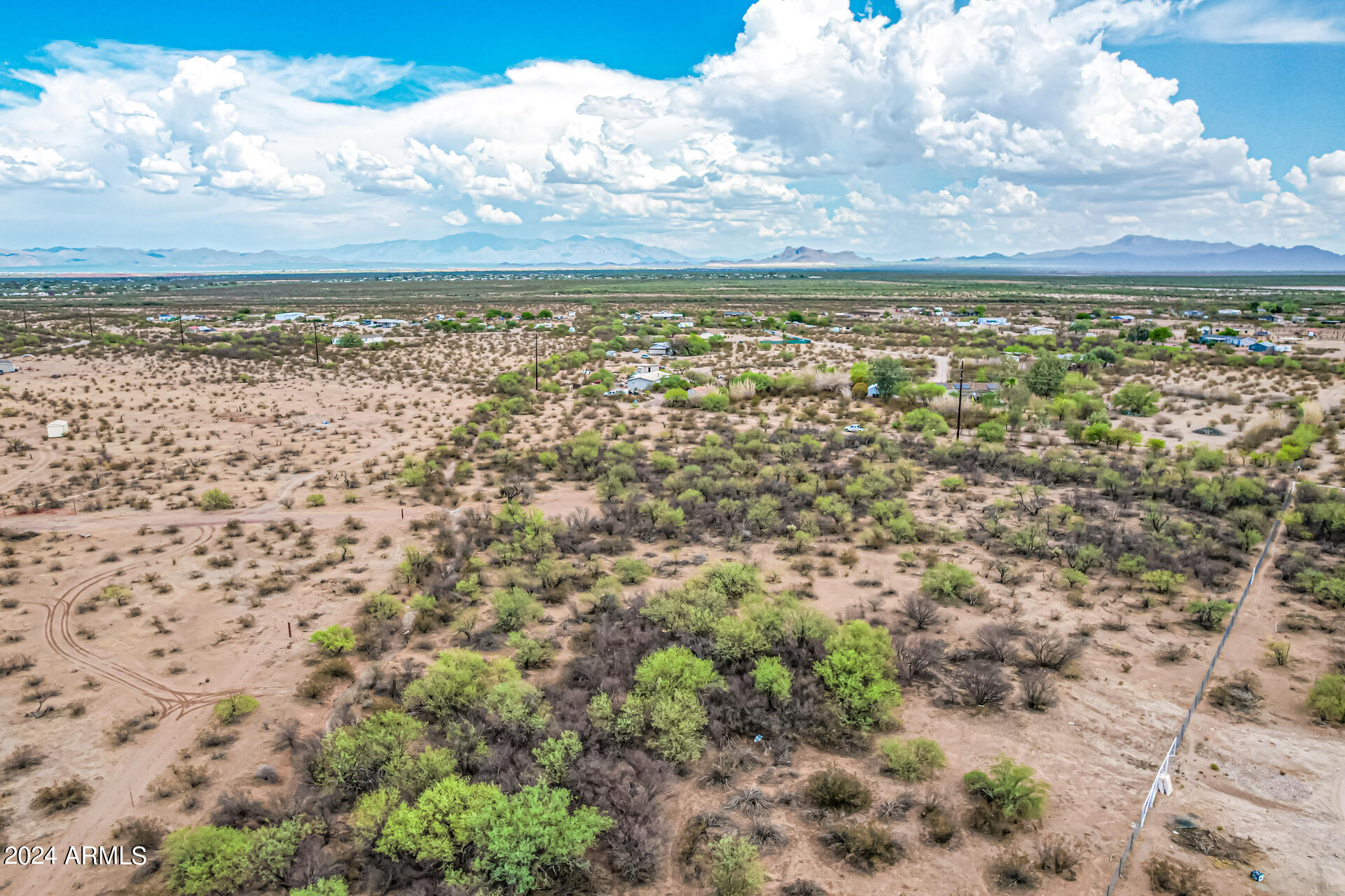 17847 W HUSKER Lane W