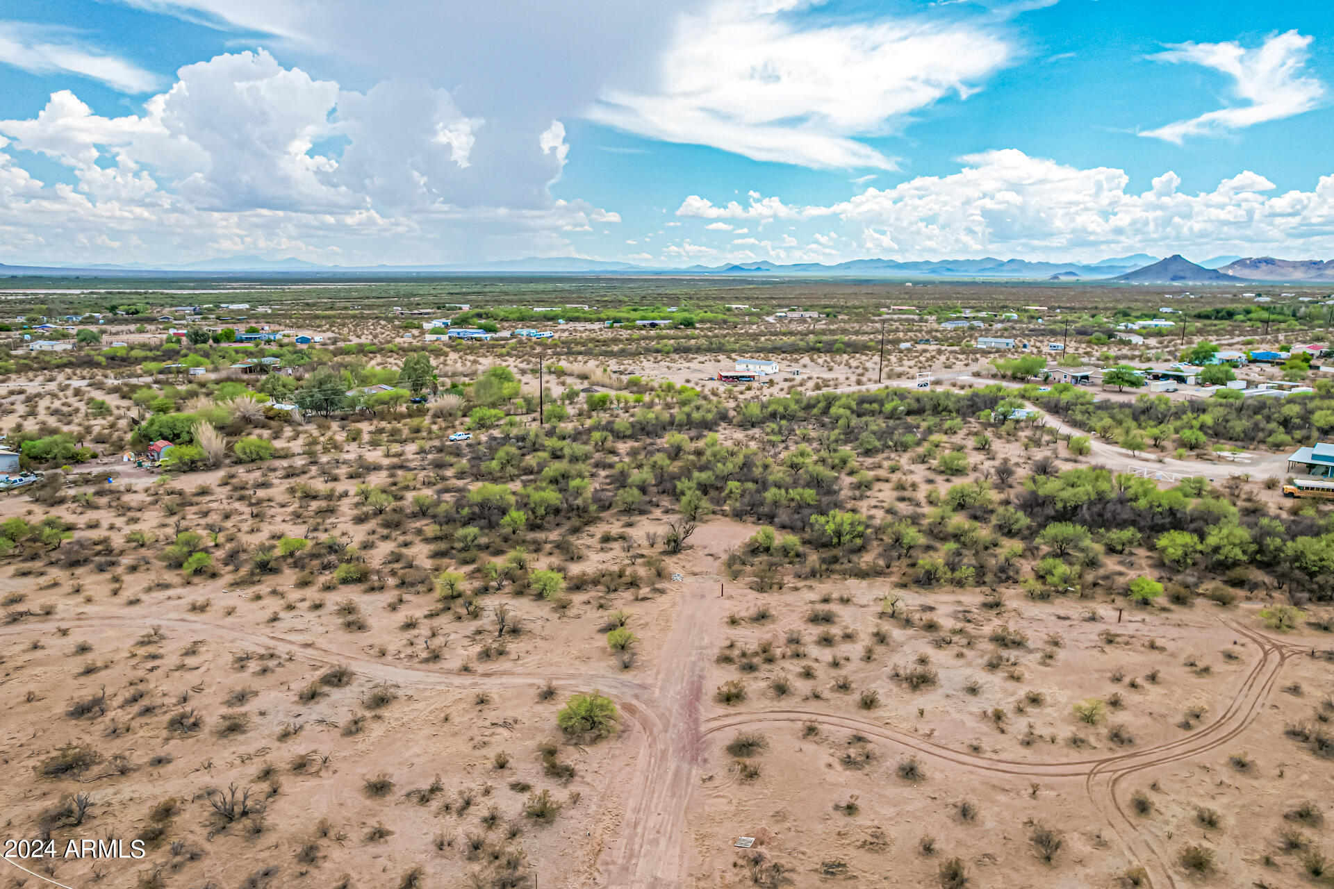 17847 W HUSKER Lane W