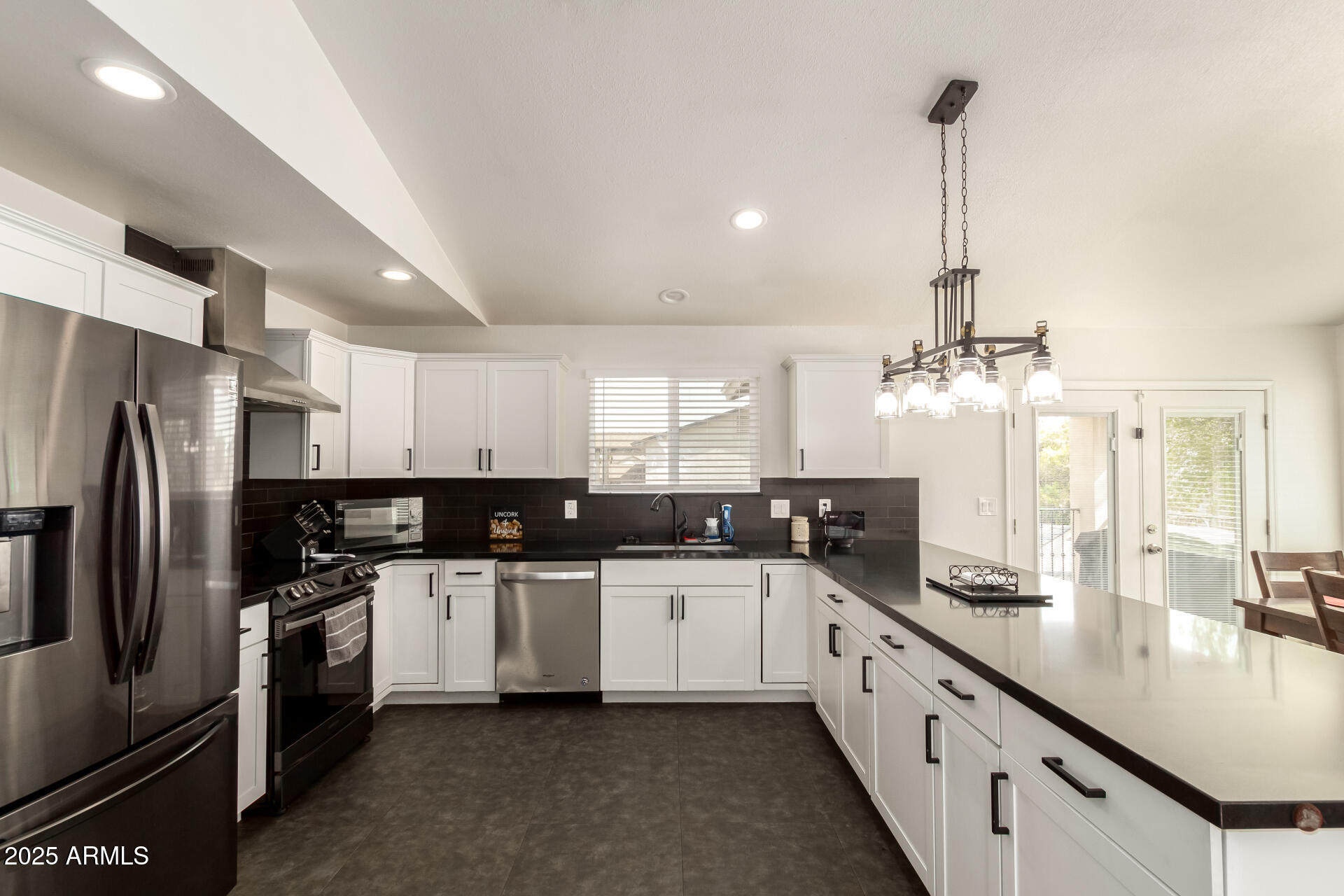 8830 W VERNON Avenue