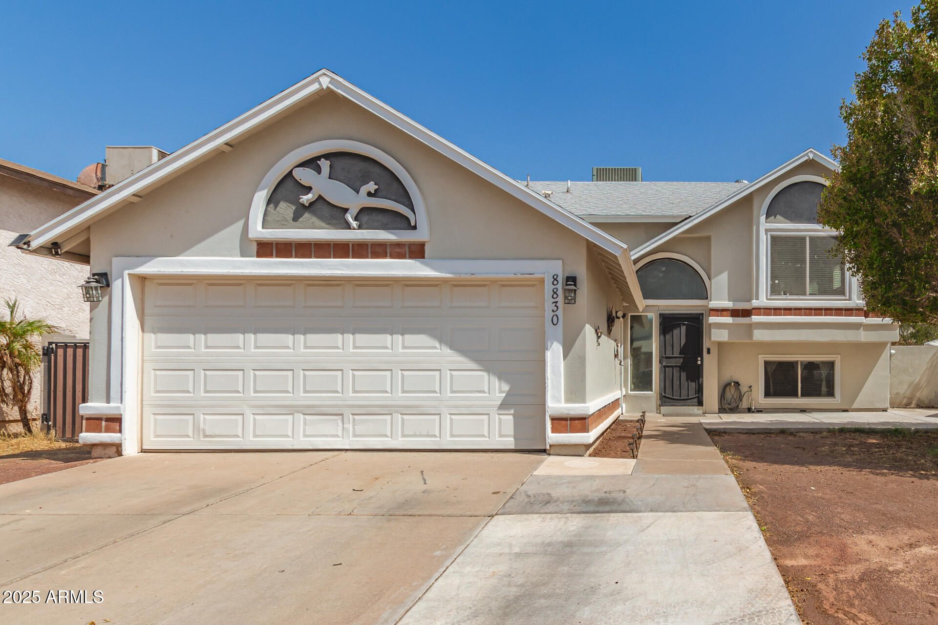 8830 W VERNON Avenue