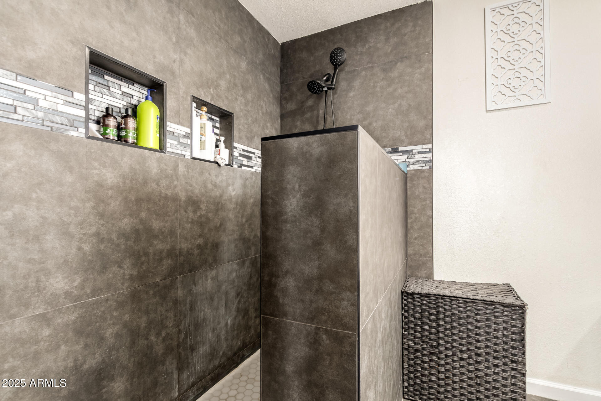 8830 W VERNON Avenue