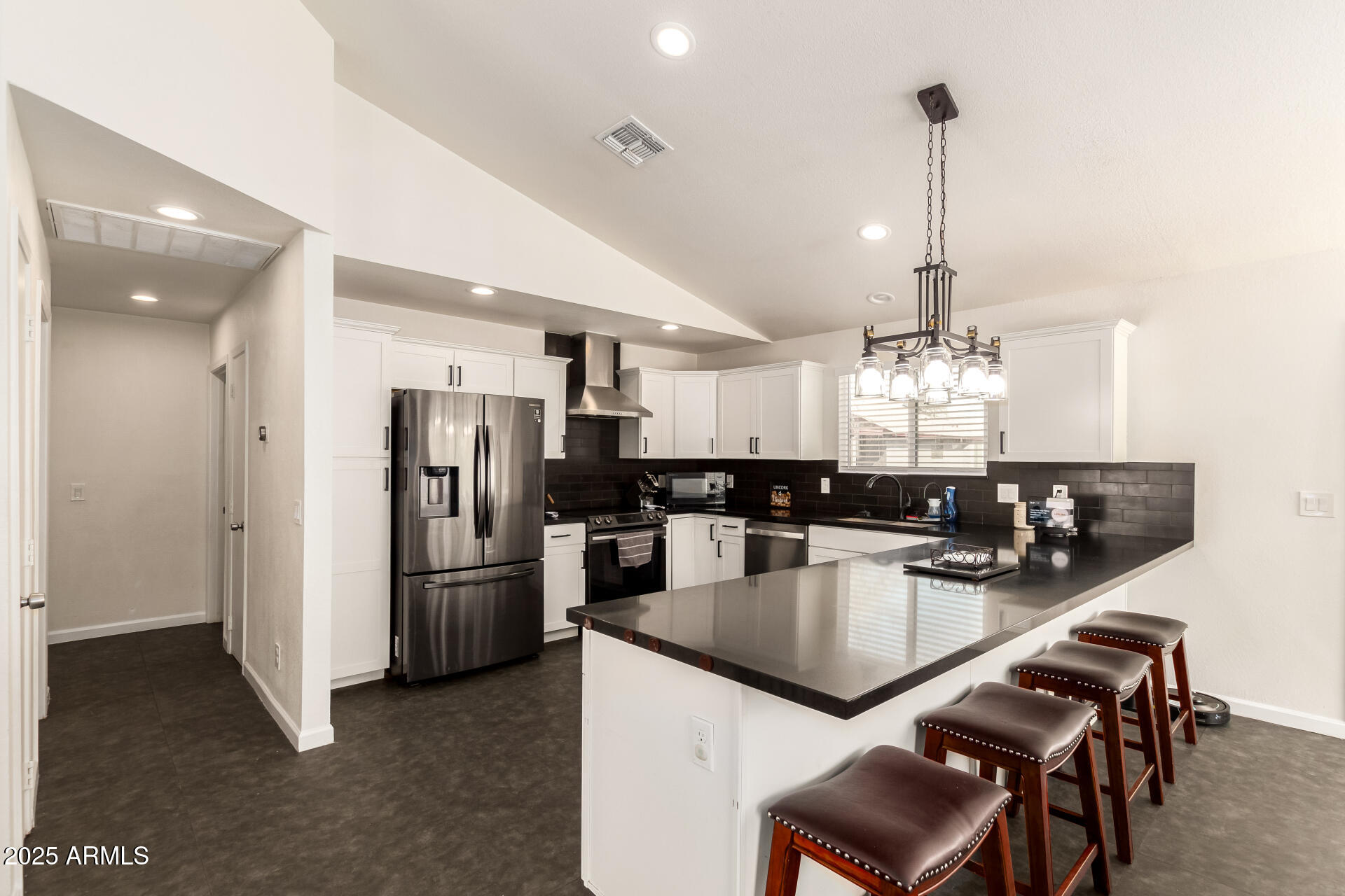 8830 W VERNON Avenue