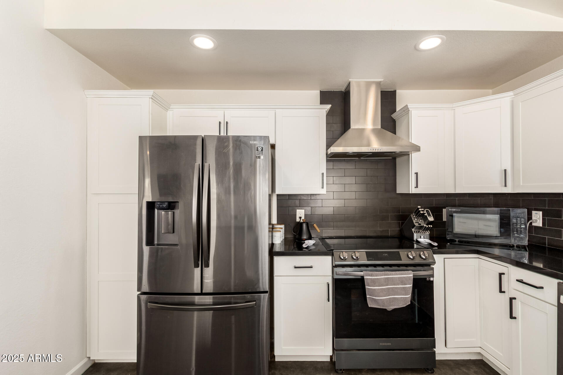 8830 W VERNON Avenue