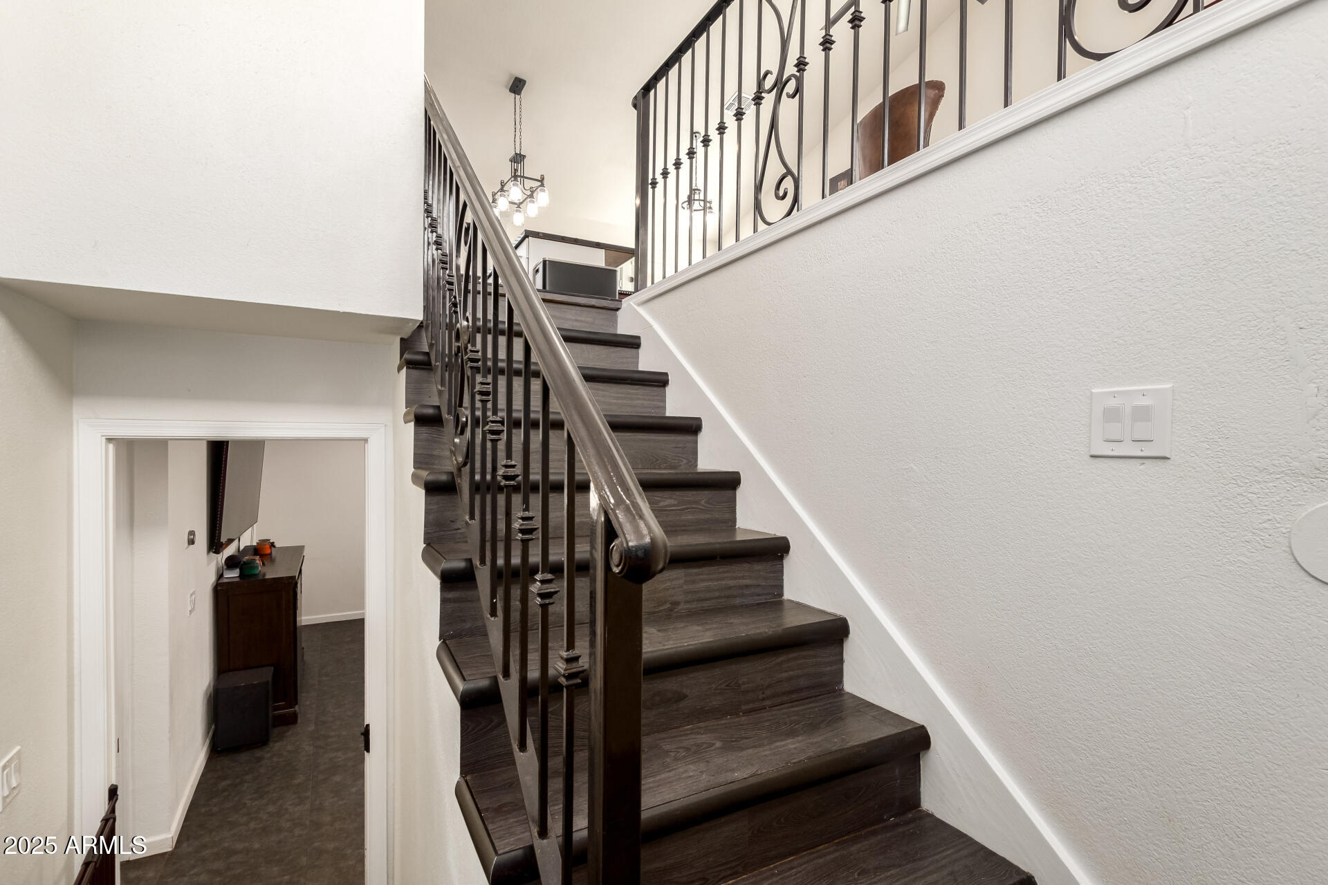 8830 W VERNON Avenue