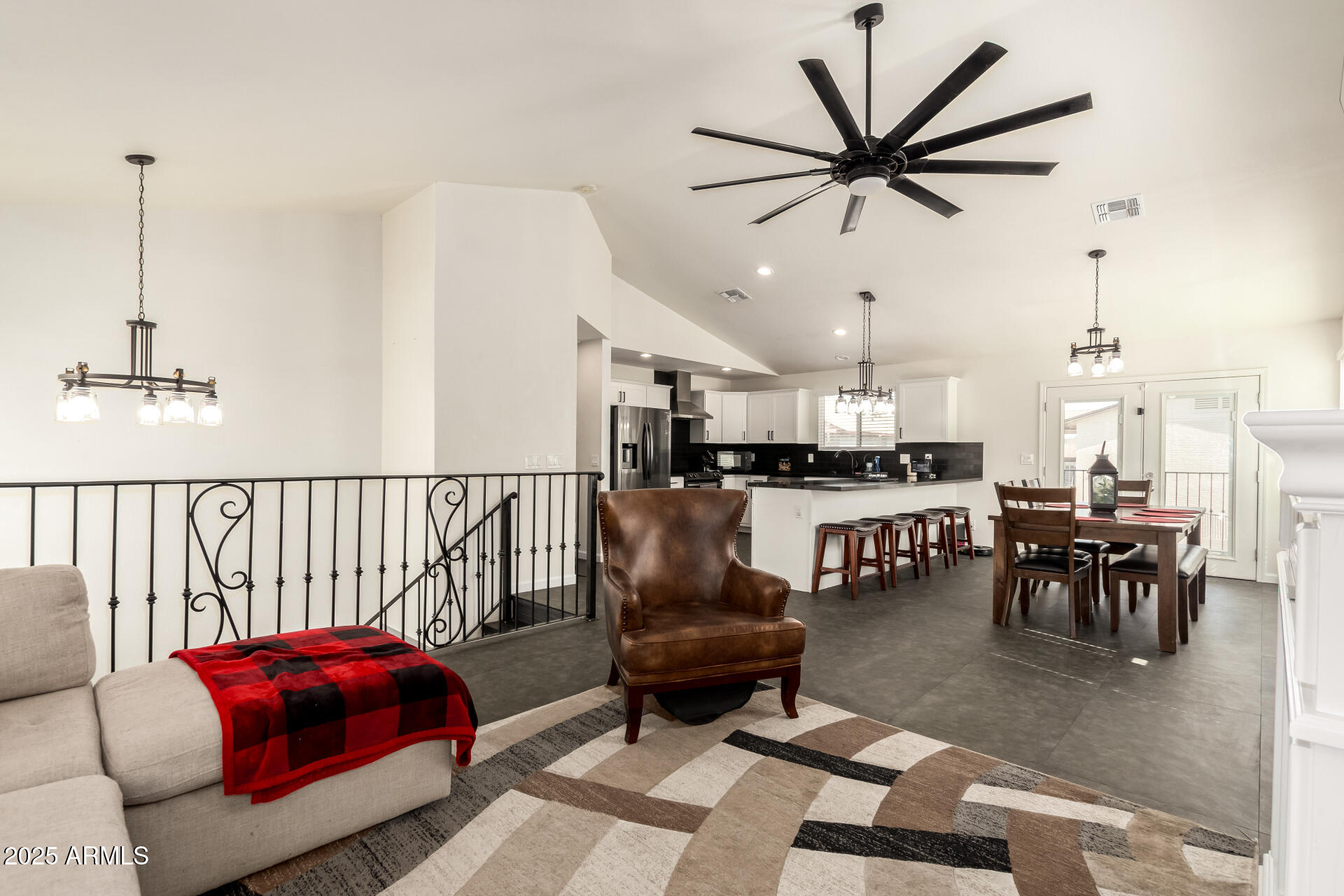 8830 W VERNON Avenue