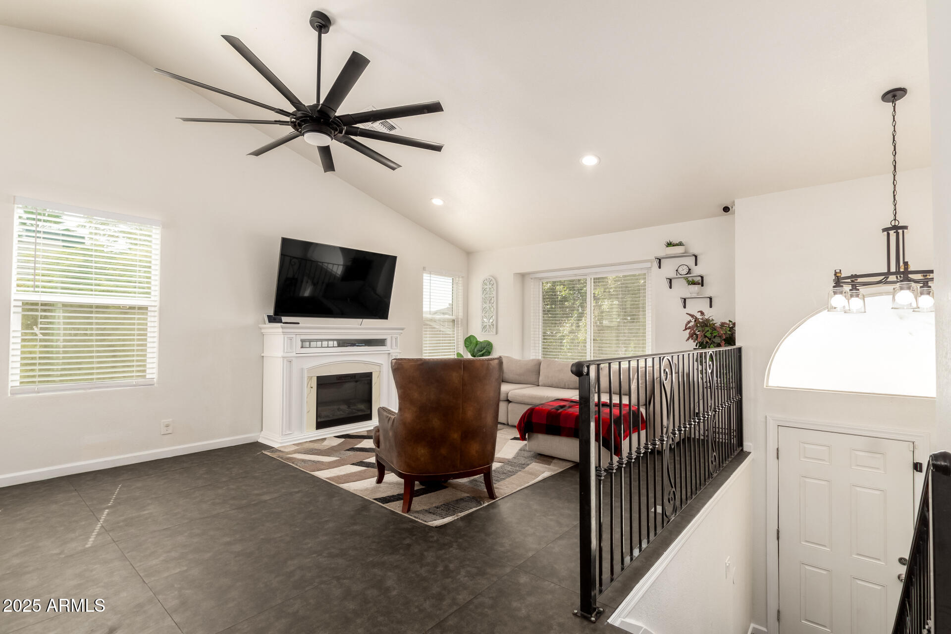 8830 W VERNON Avenue