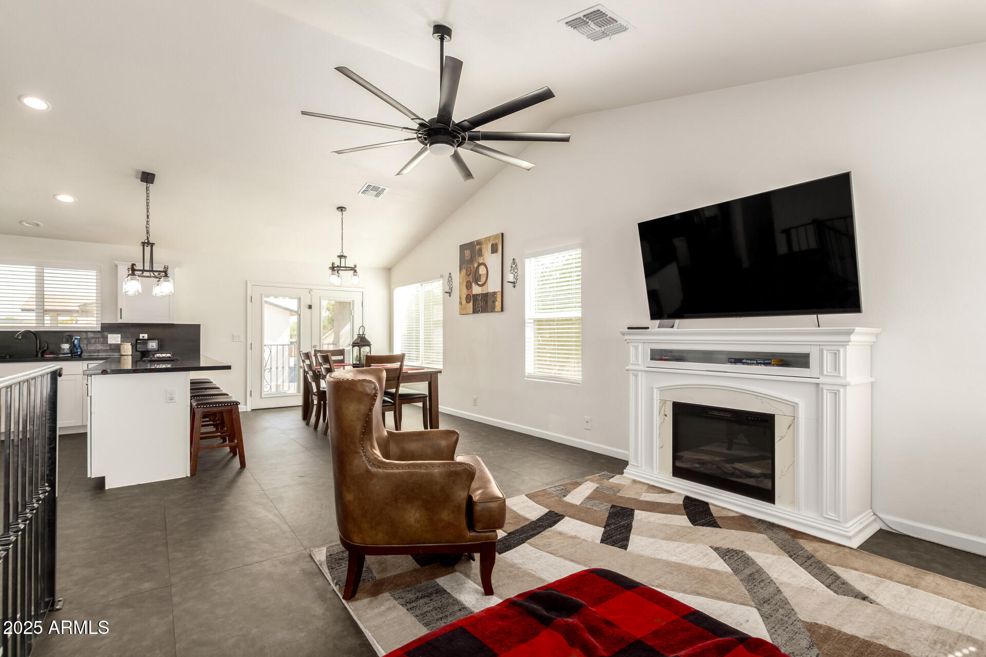 8830 W VERNON Avenue