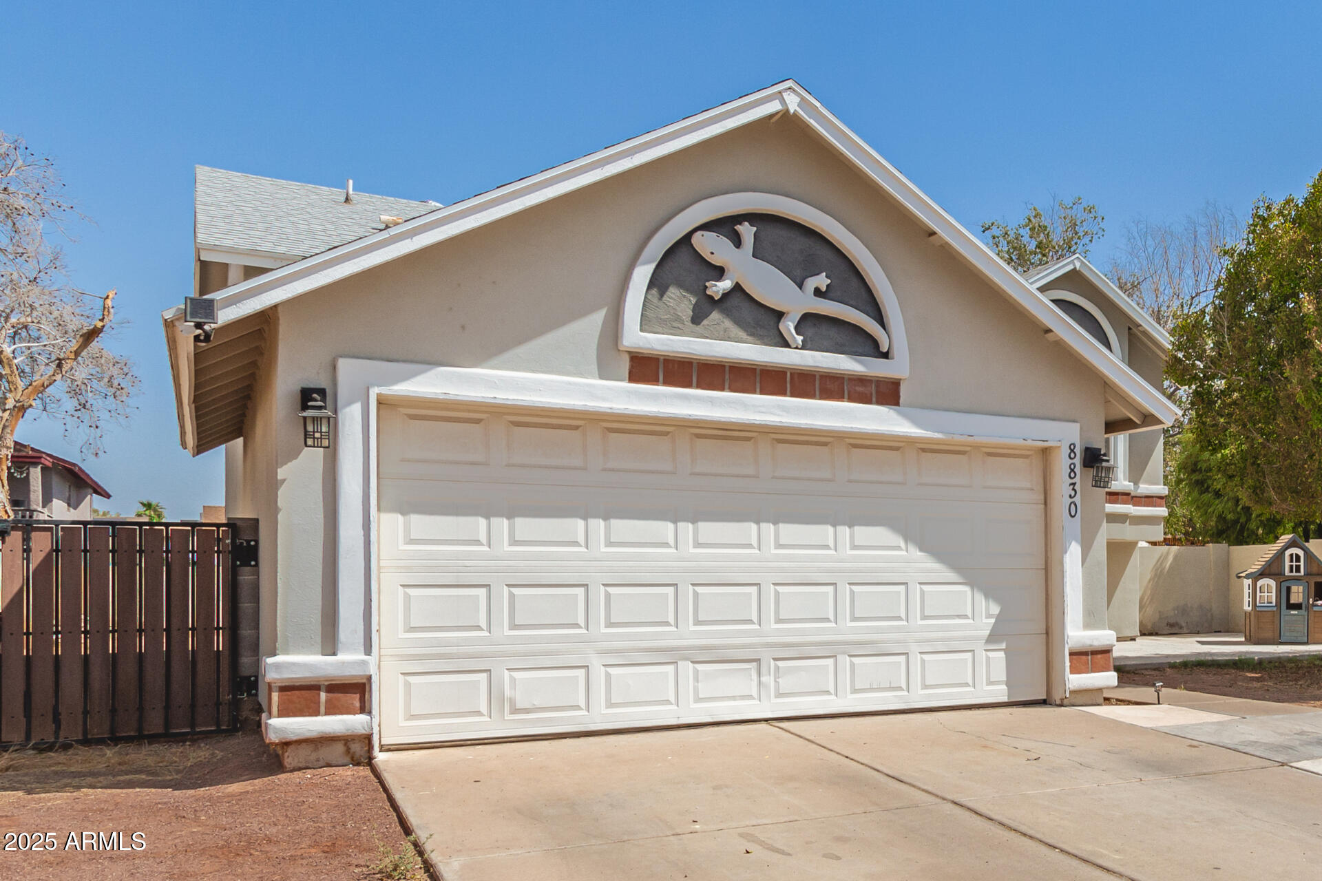 8830 W VERNON Avenue