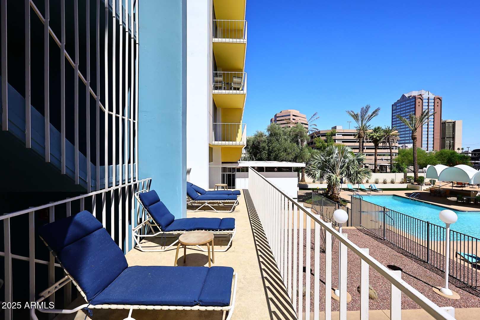 207 W CLARENDON Avenue, 2A