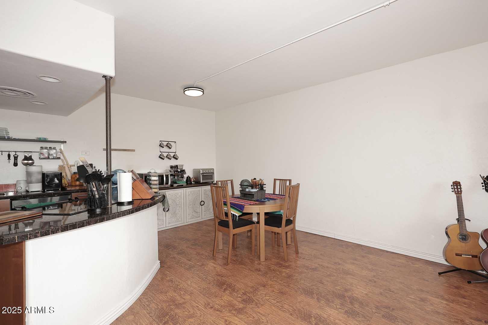 207 W CLARENDON Avenue, 2A