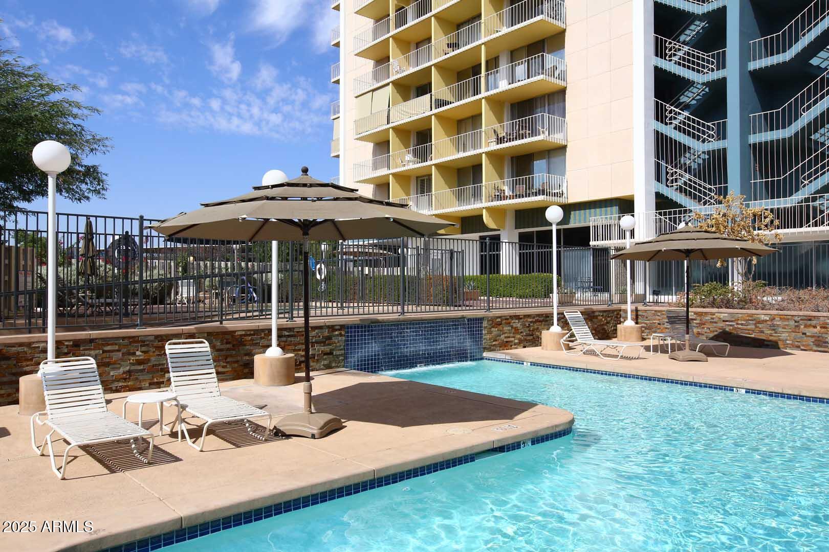 207 W CLARENDON Avenue, 2A