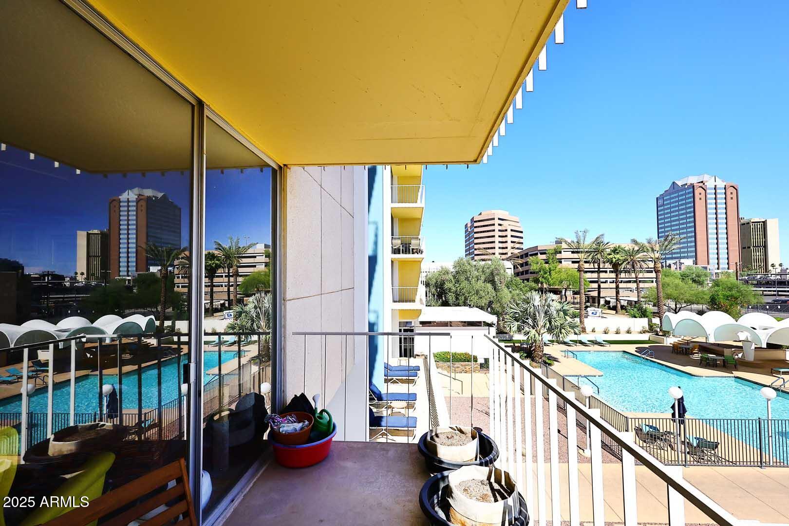 207 W CLARENDON Avenue, 2A