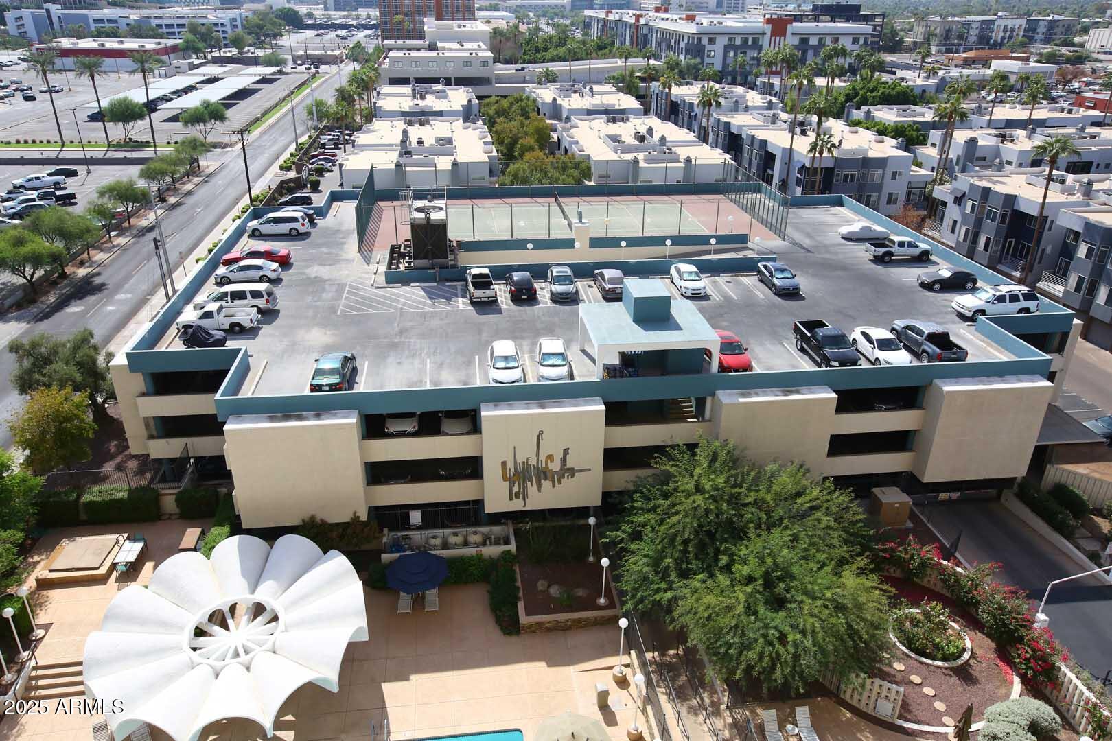 207 W CLARENDON Avenue, 2A