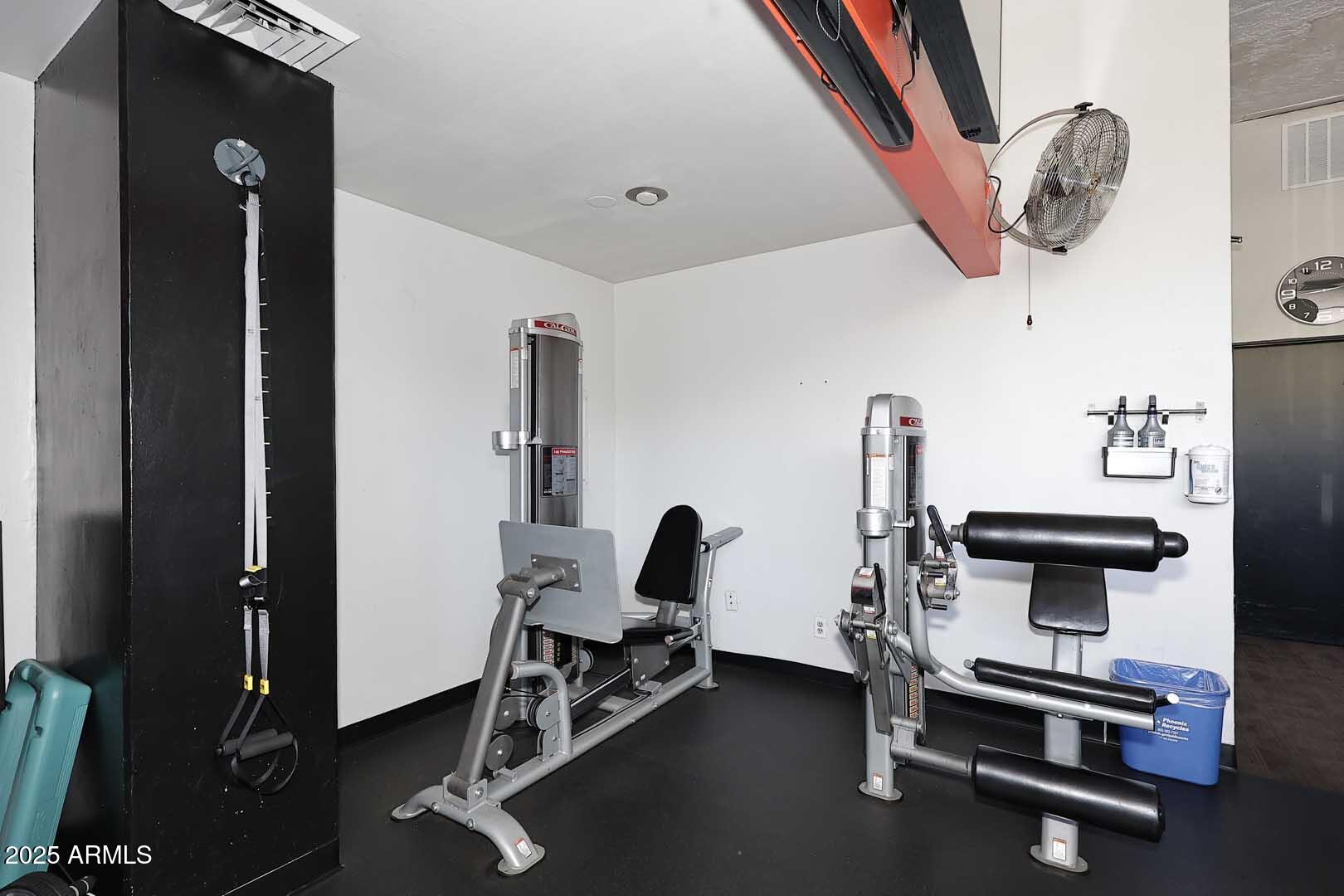 207 W CLARENDON Avenue, 2A